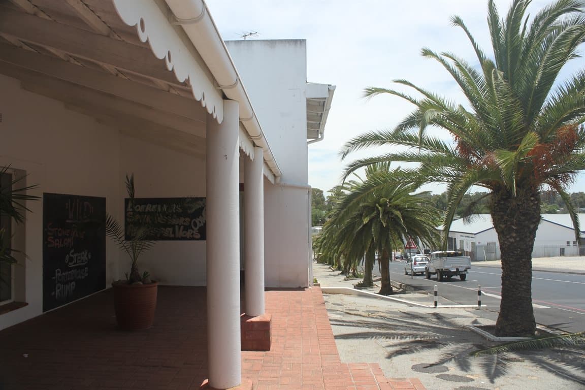 Image 2 of 6