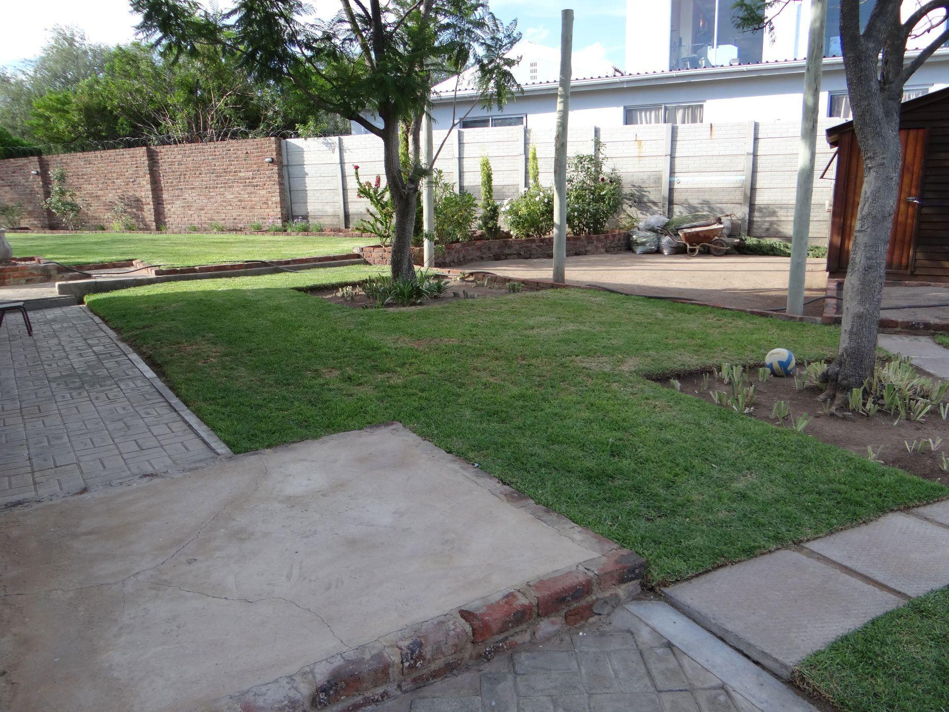 Image 4 of 6
