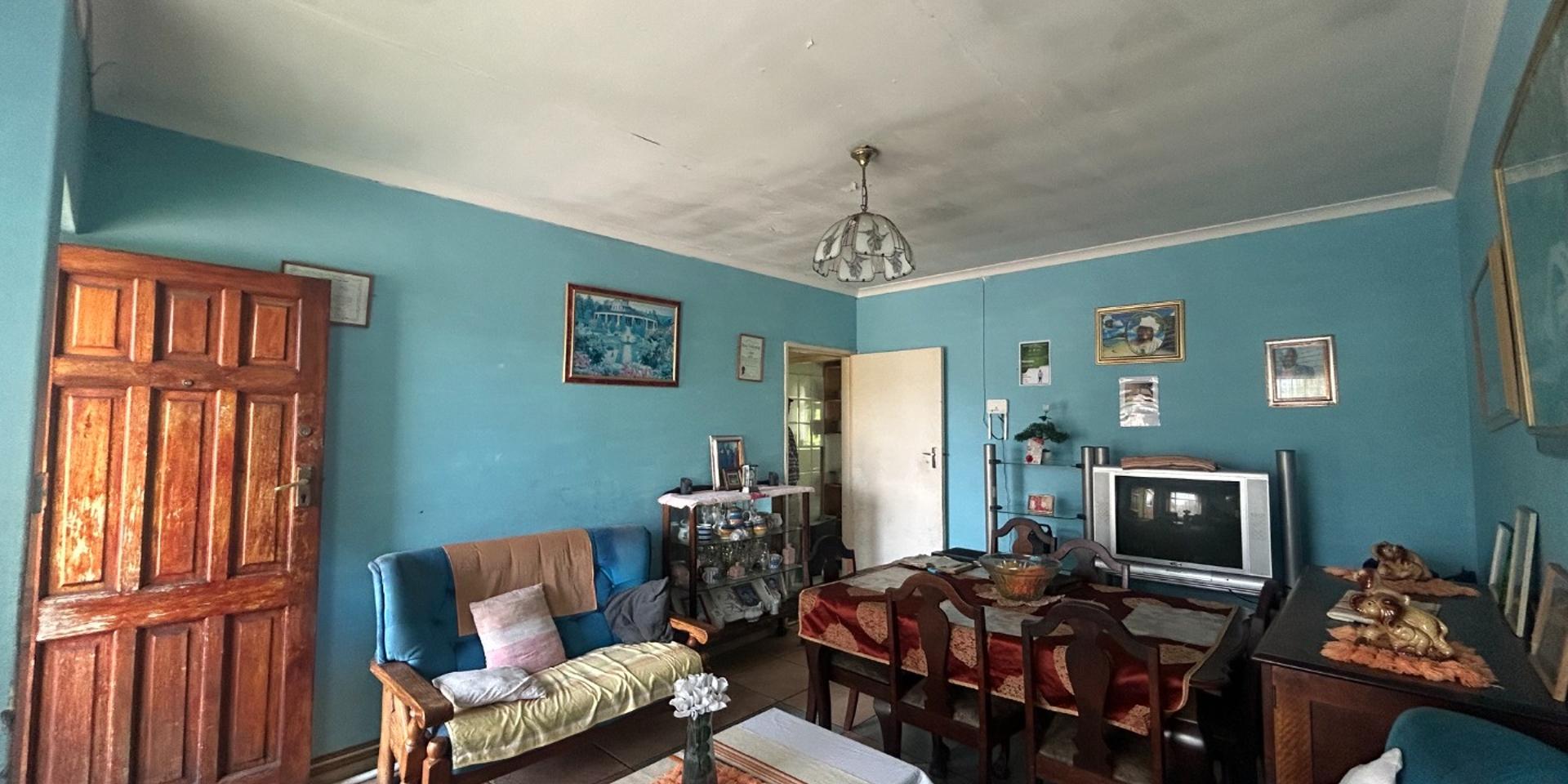 Image 1 of 6