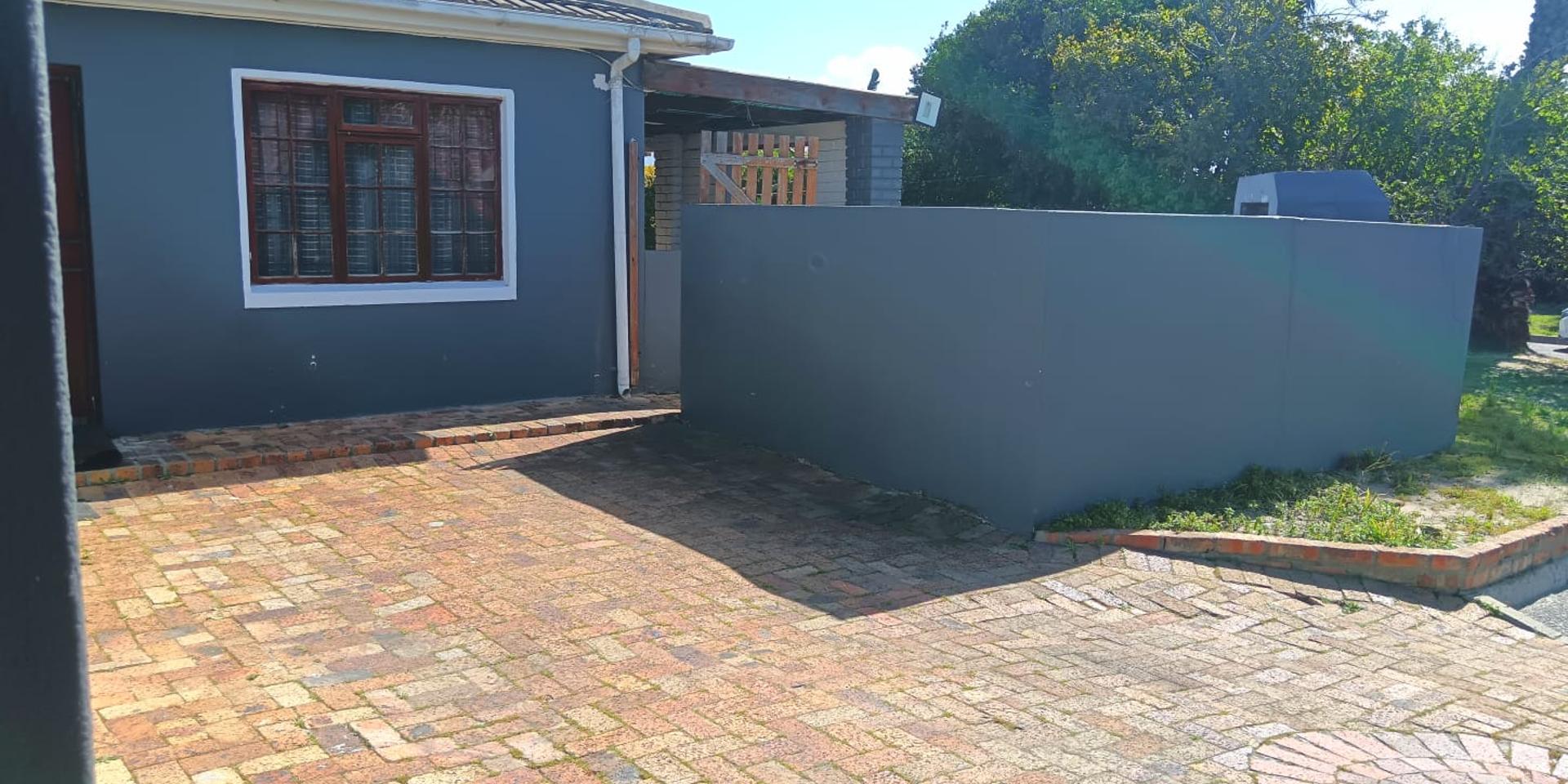 Image 3 of 6