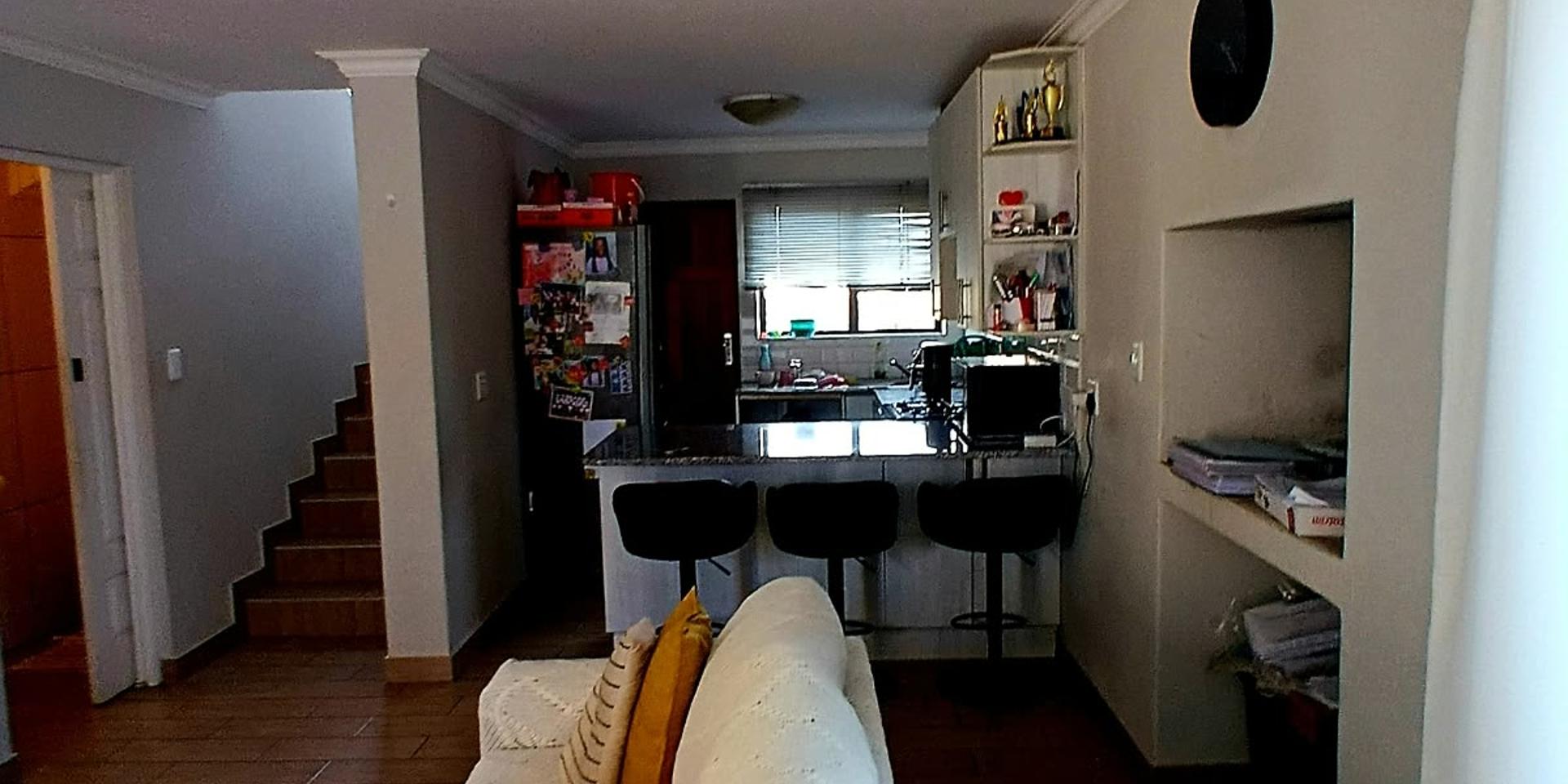 Image 3 of 6