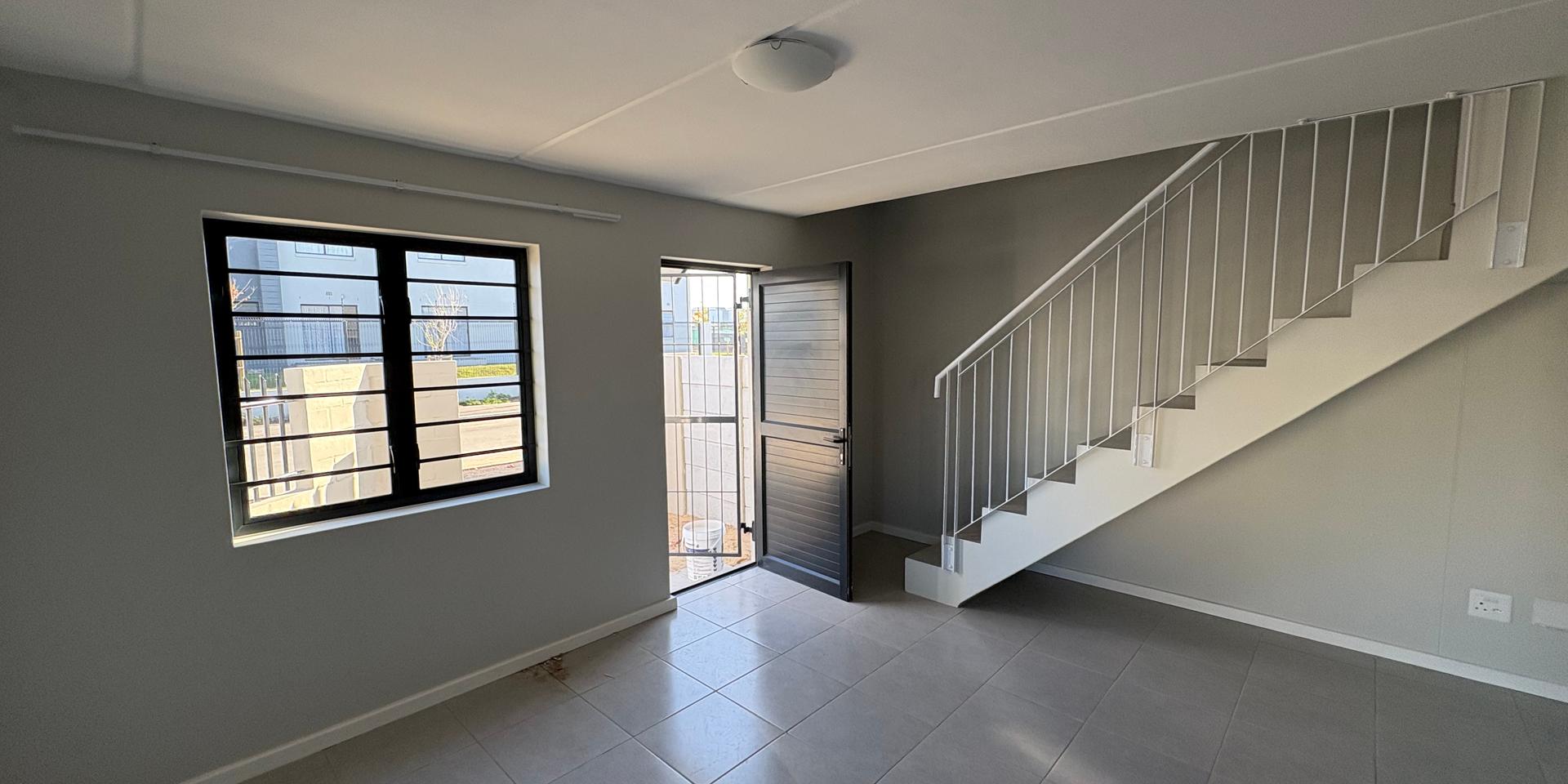 Image 4 of 6