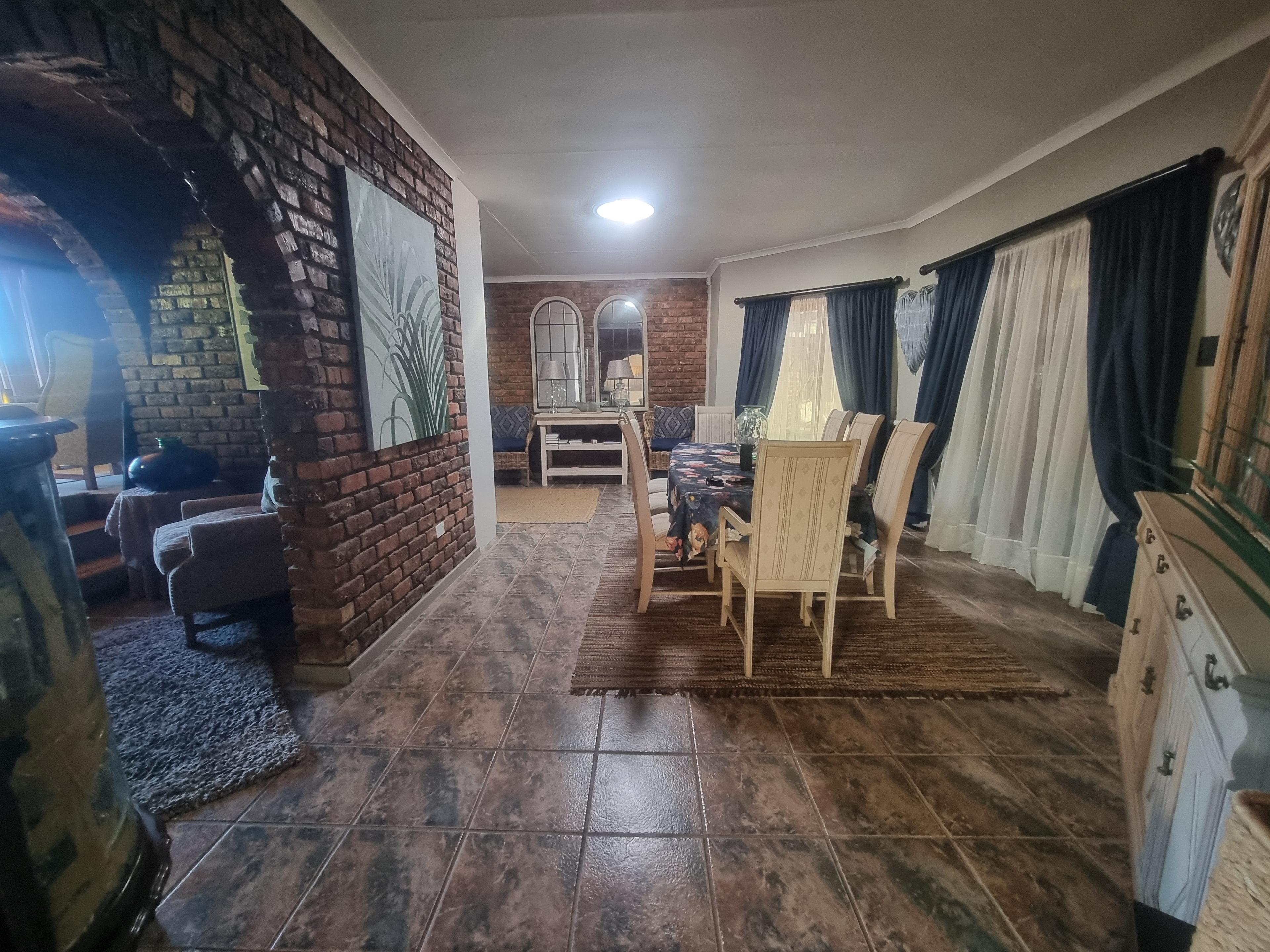 Image 4 of 6