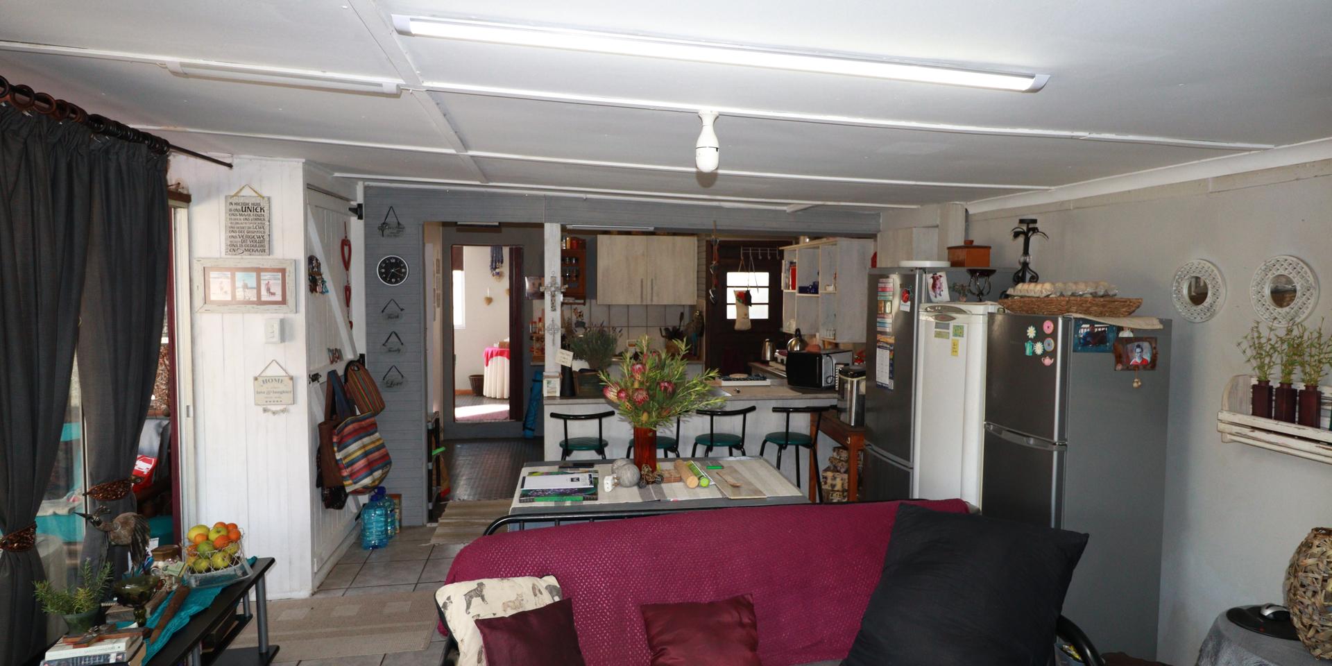 Image 4 of 6
