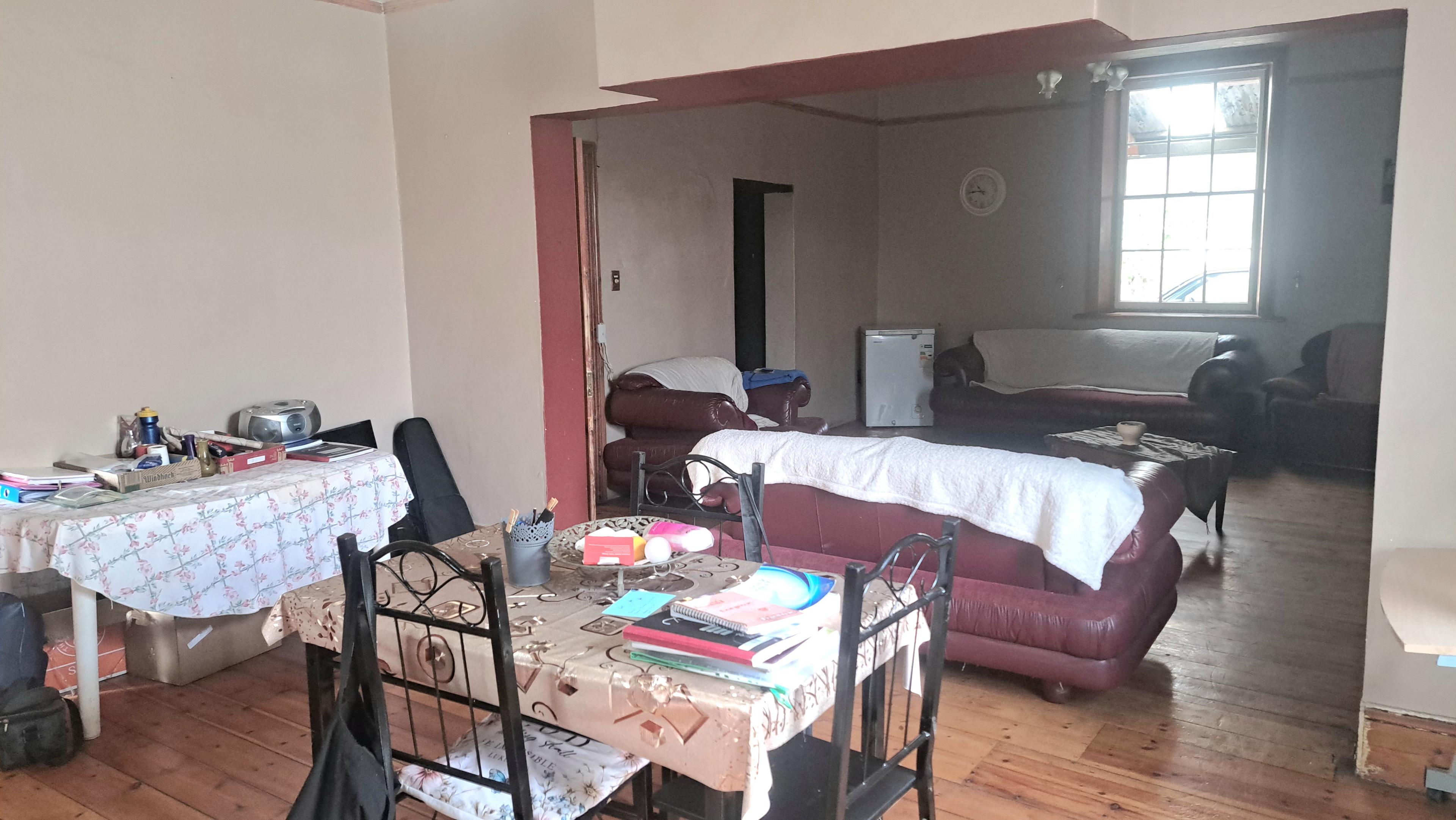 Image 3 of 6