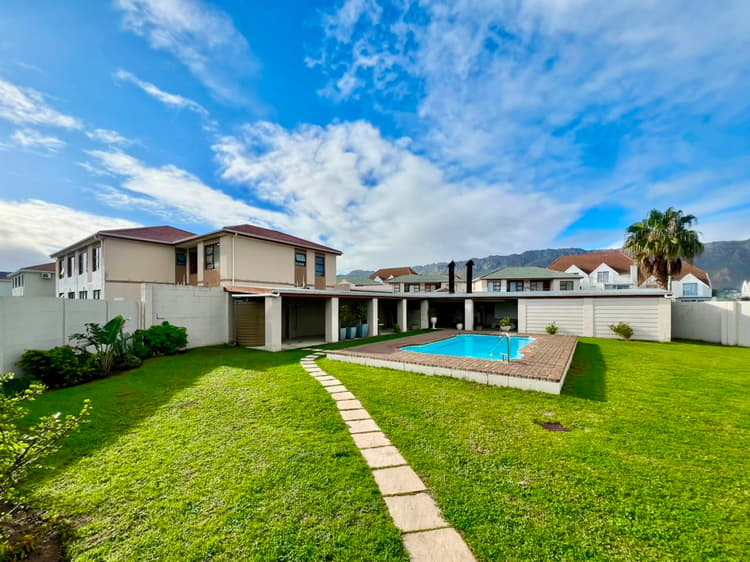 Main property image