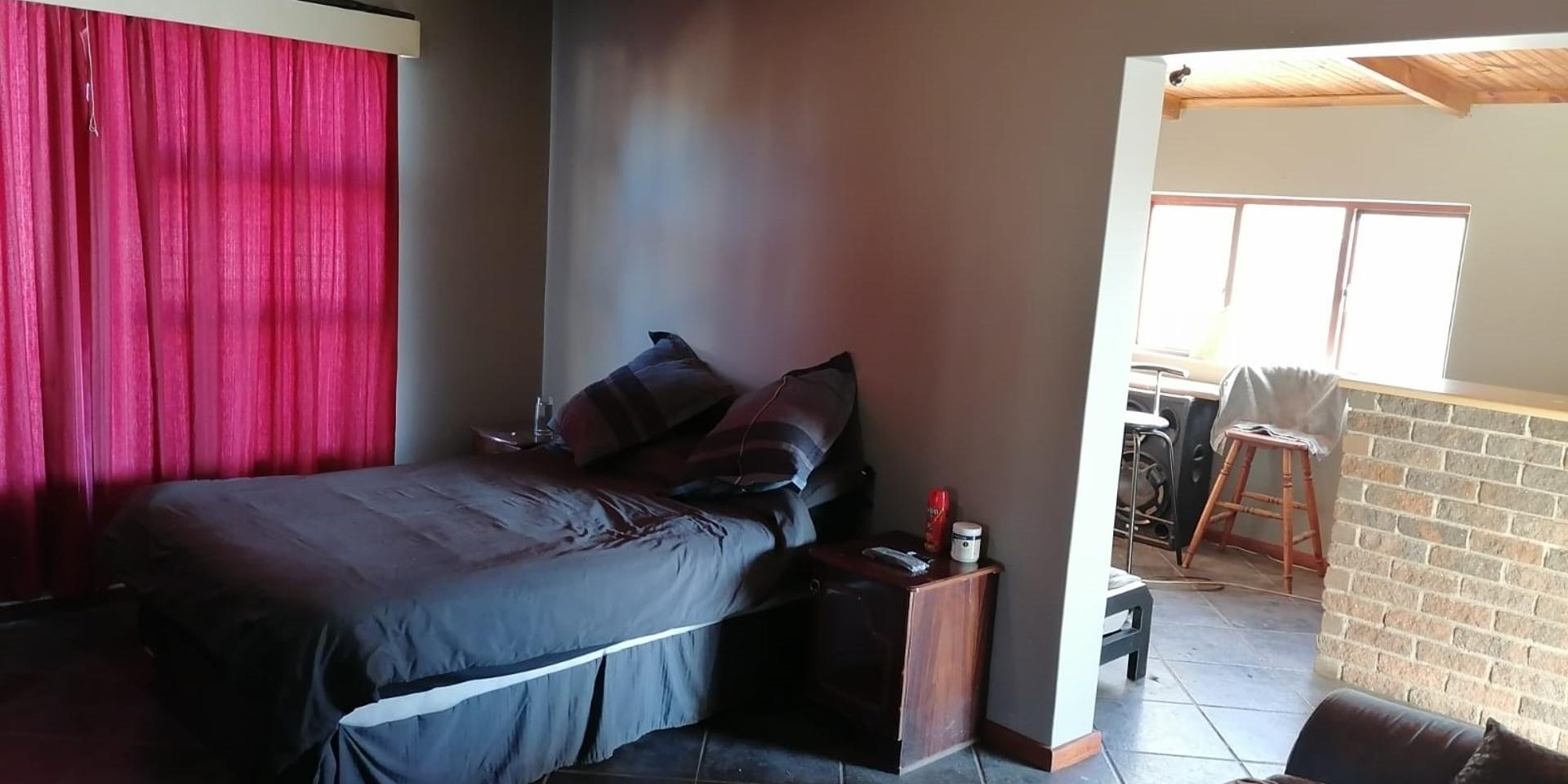 Image 5 of 6