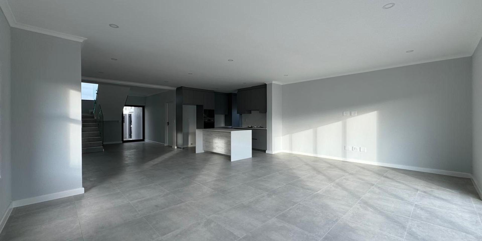 Image 2 of 6