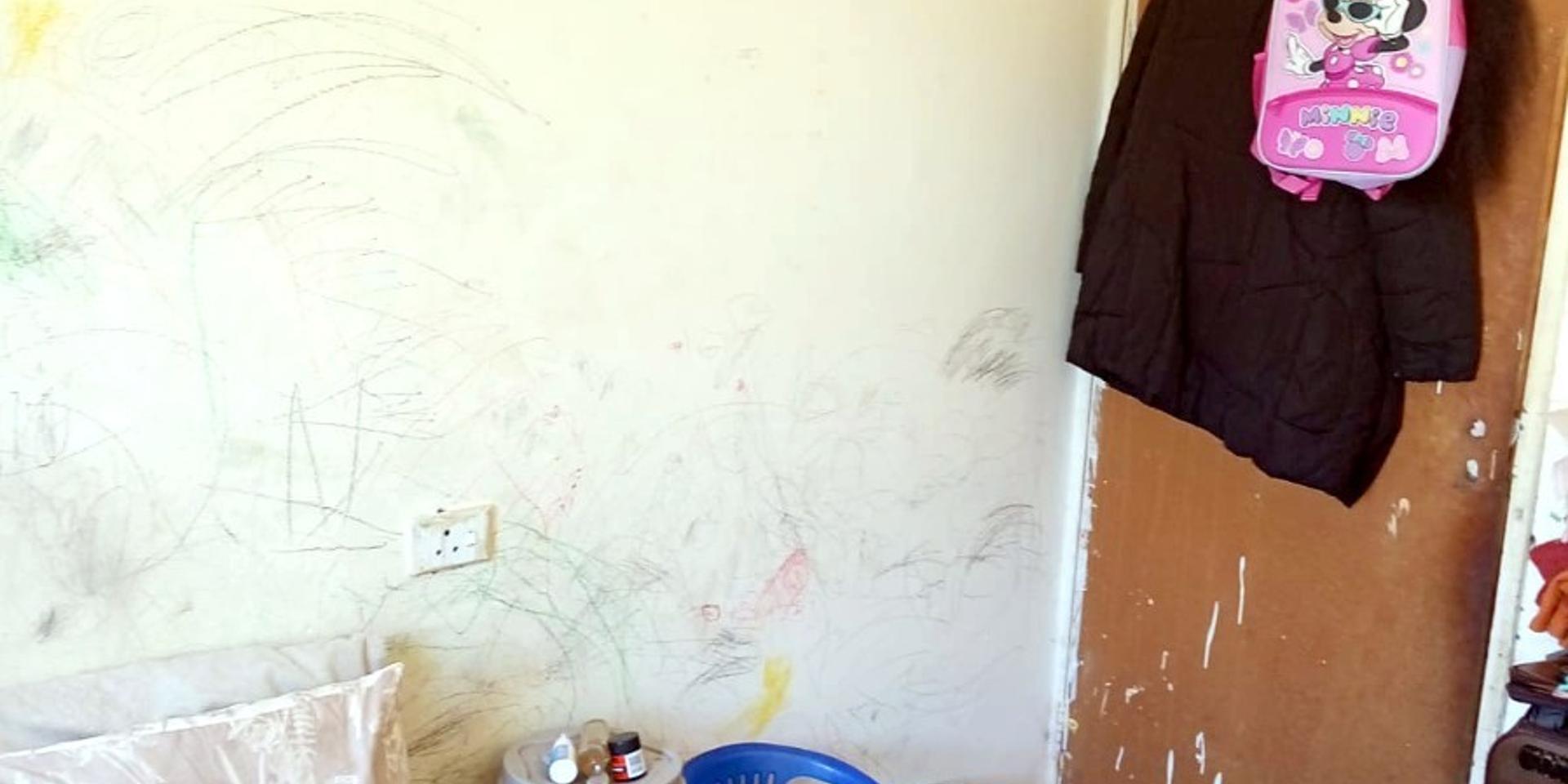 Image 4 of 6