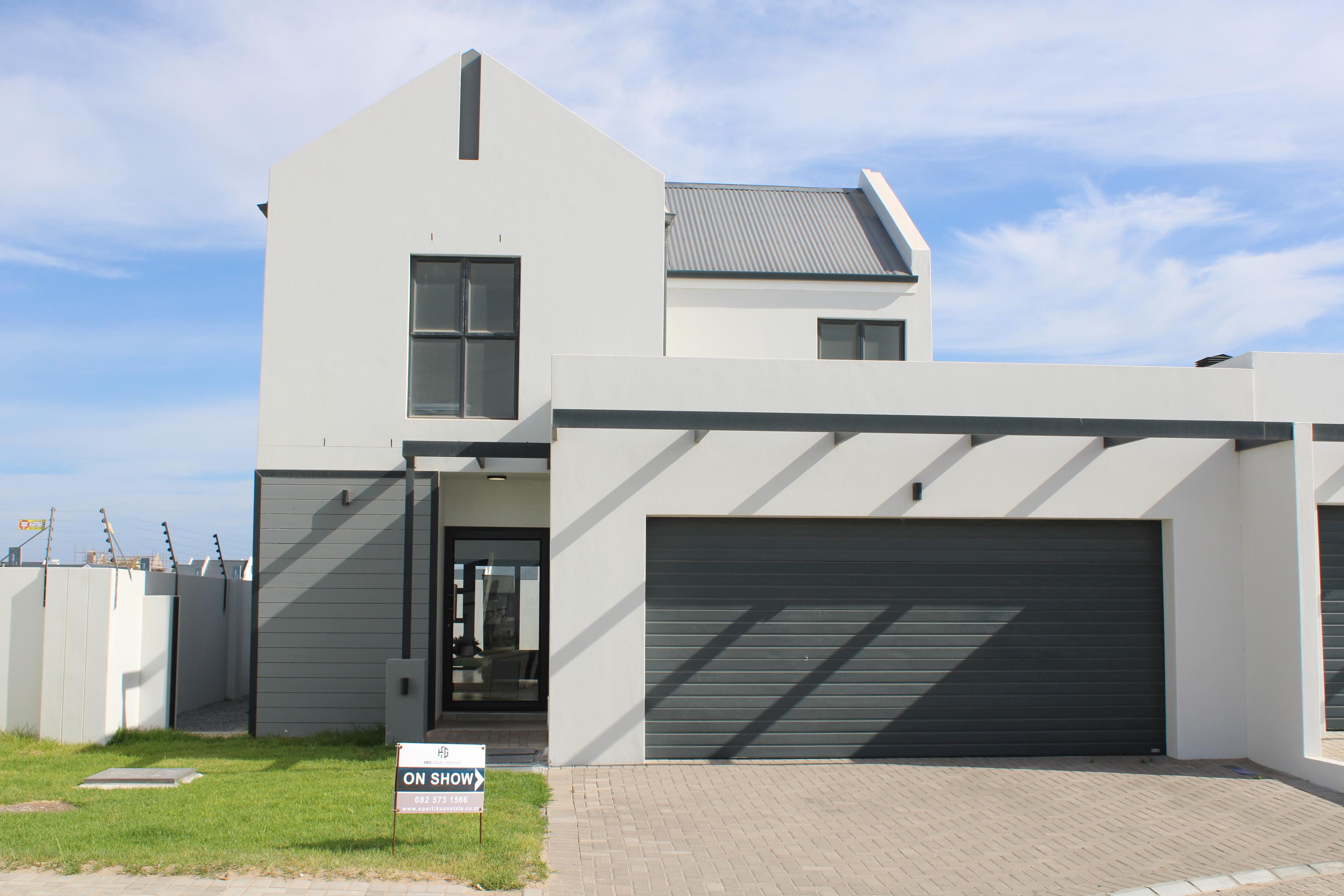 Image 2 of 6