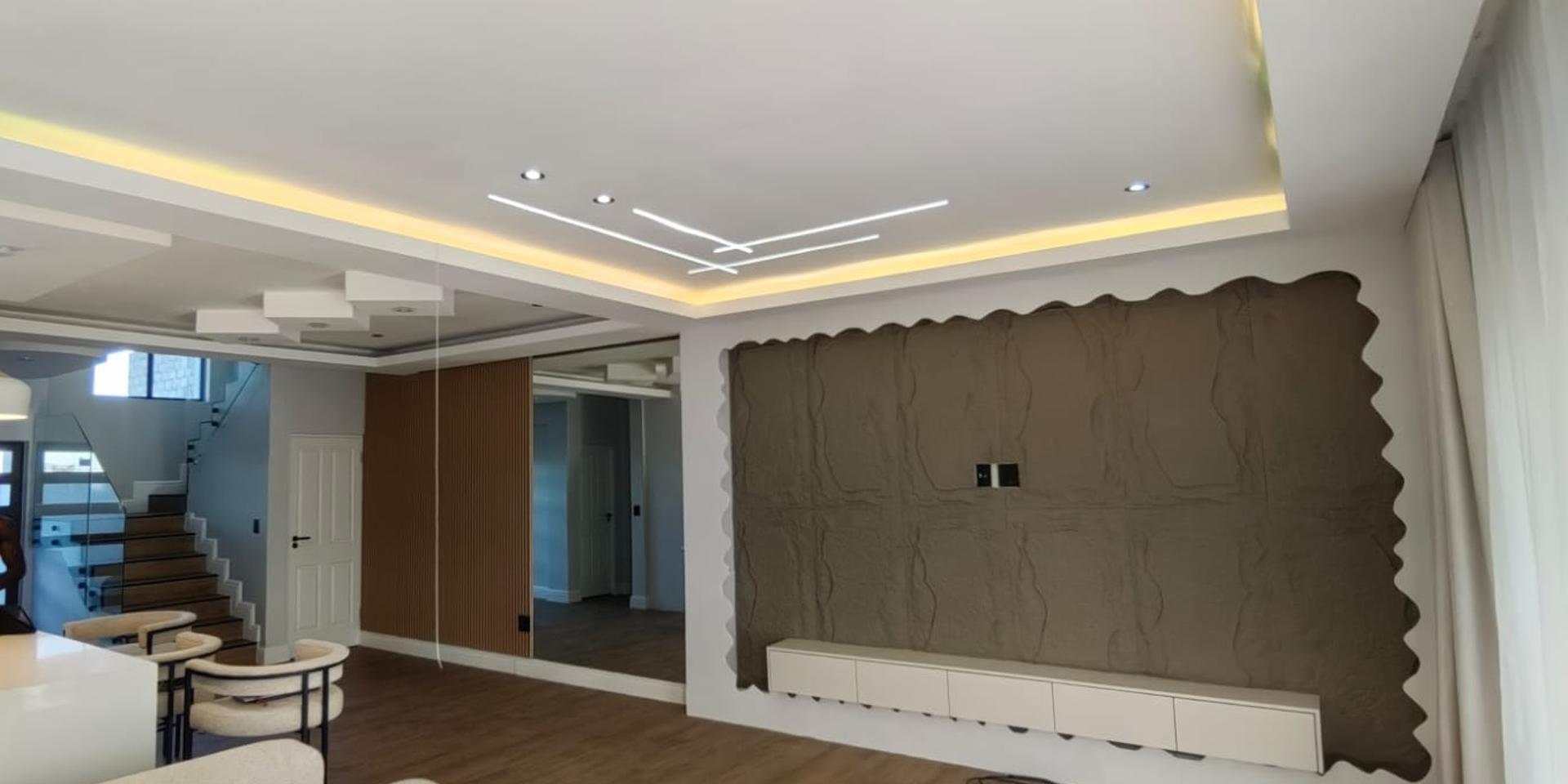 Image 2 of 6