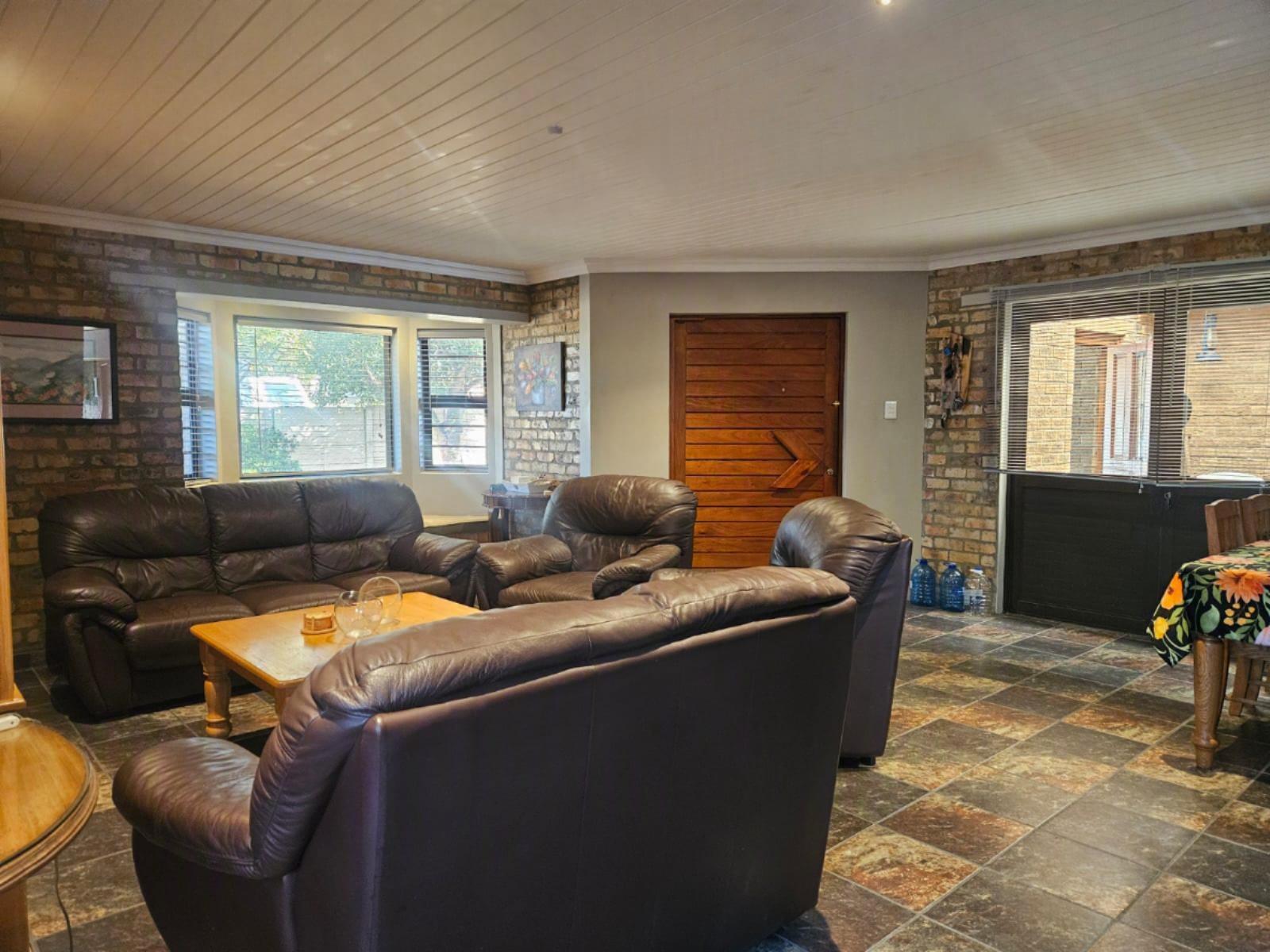 Image 2 of 6