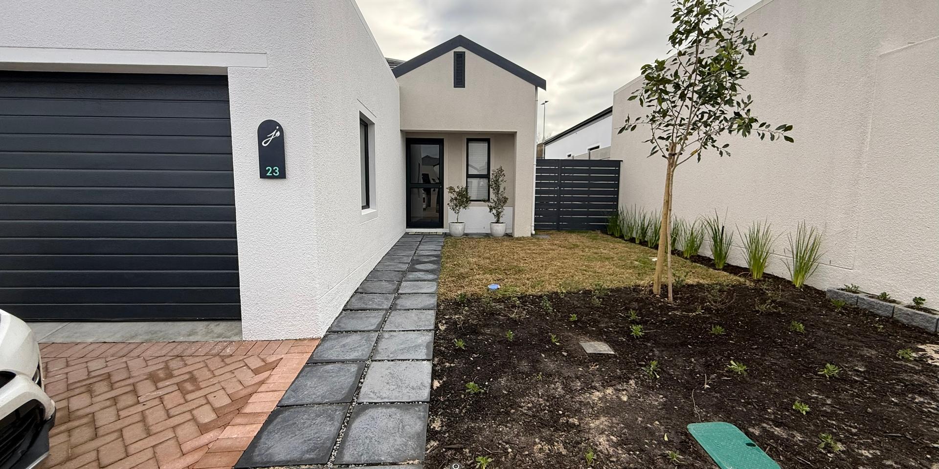 Image 2 of 6