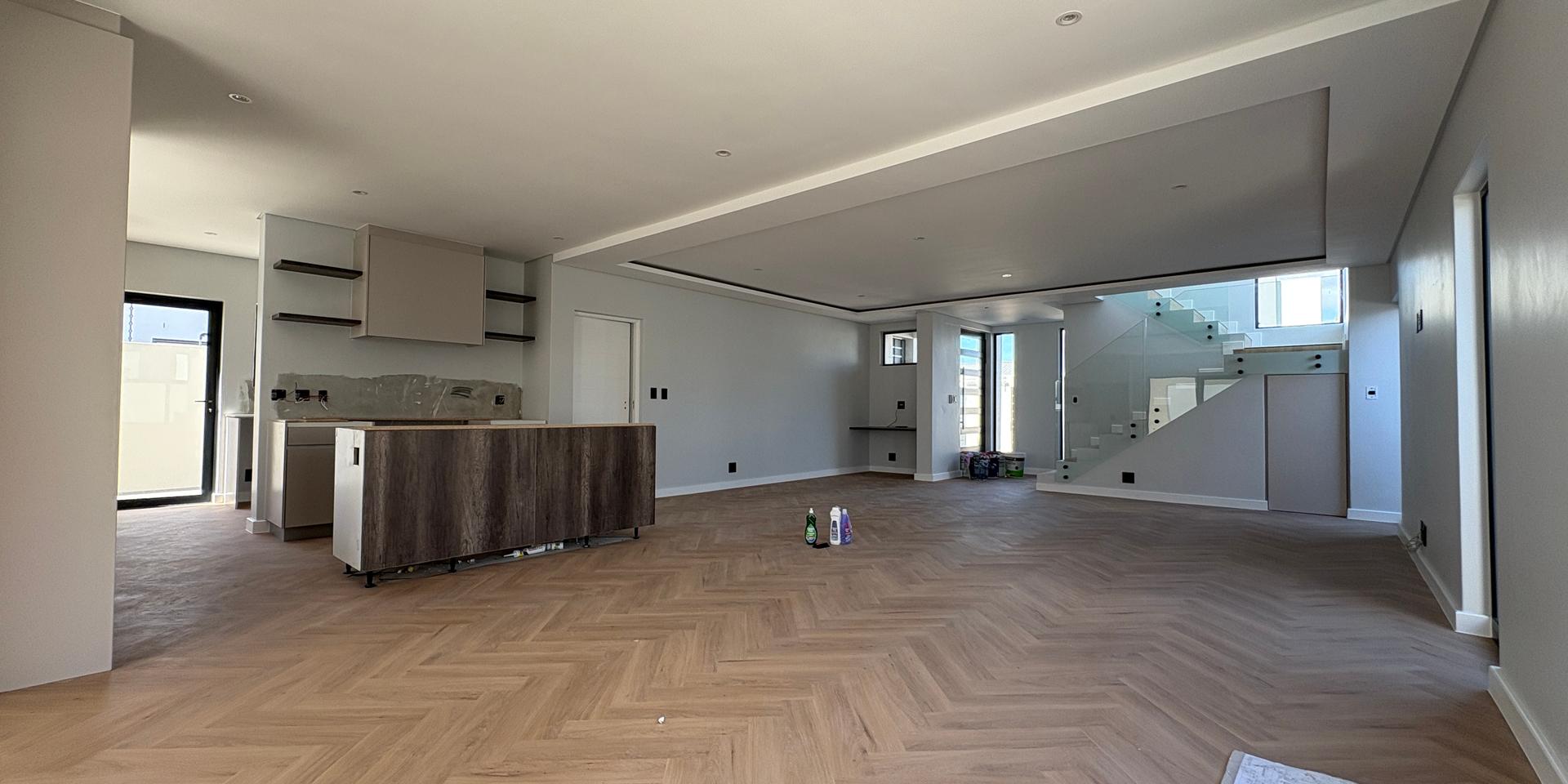 Image 4 of 6