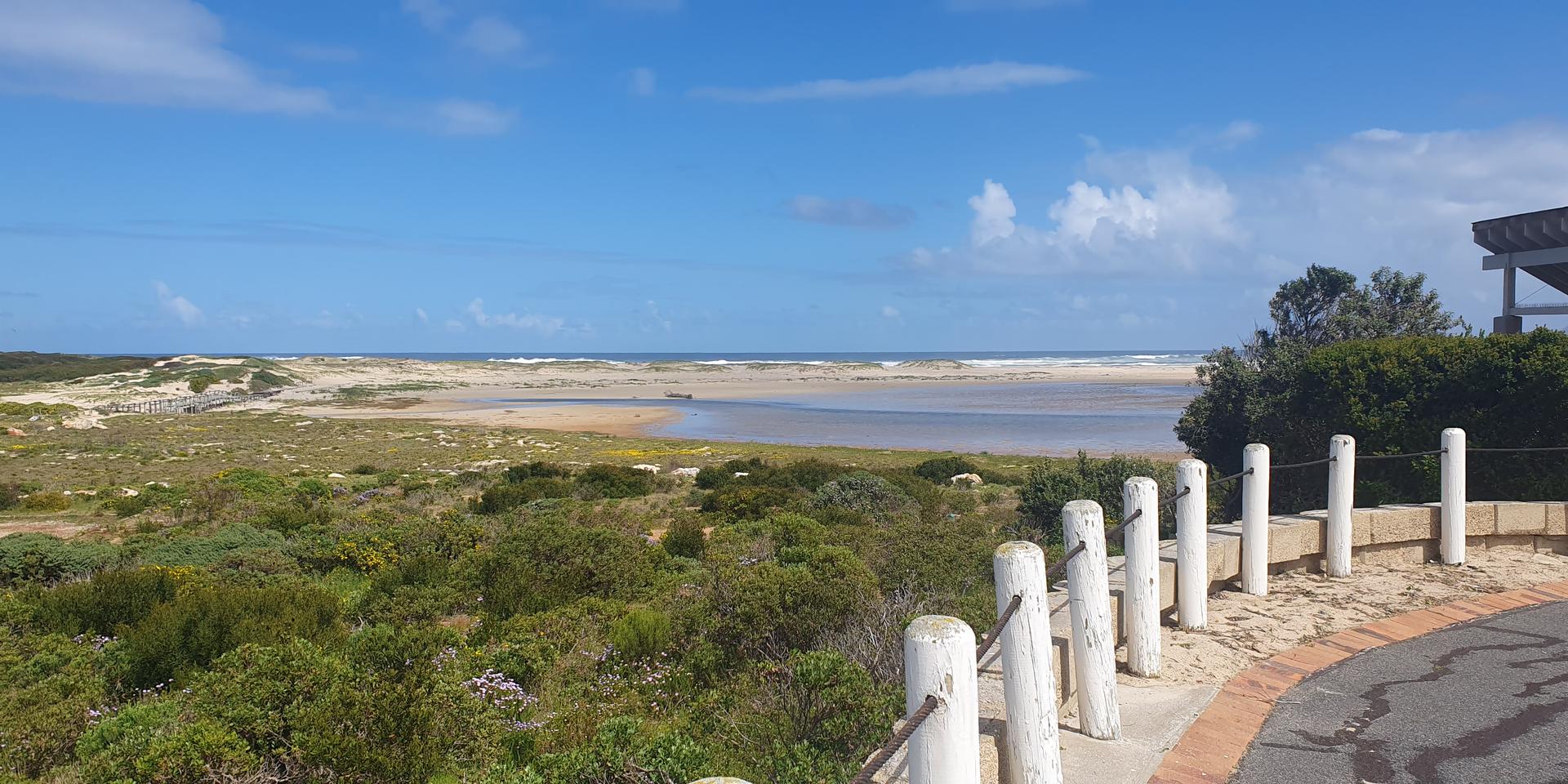 Image 4 of 6