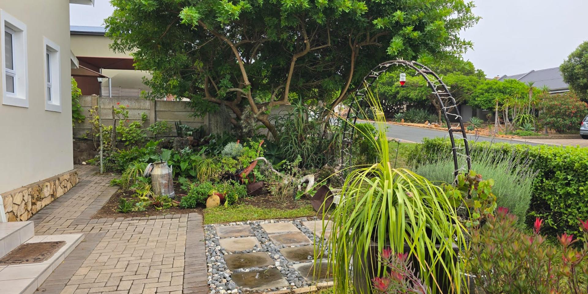 Image 2 of 6