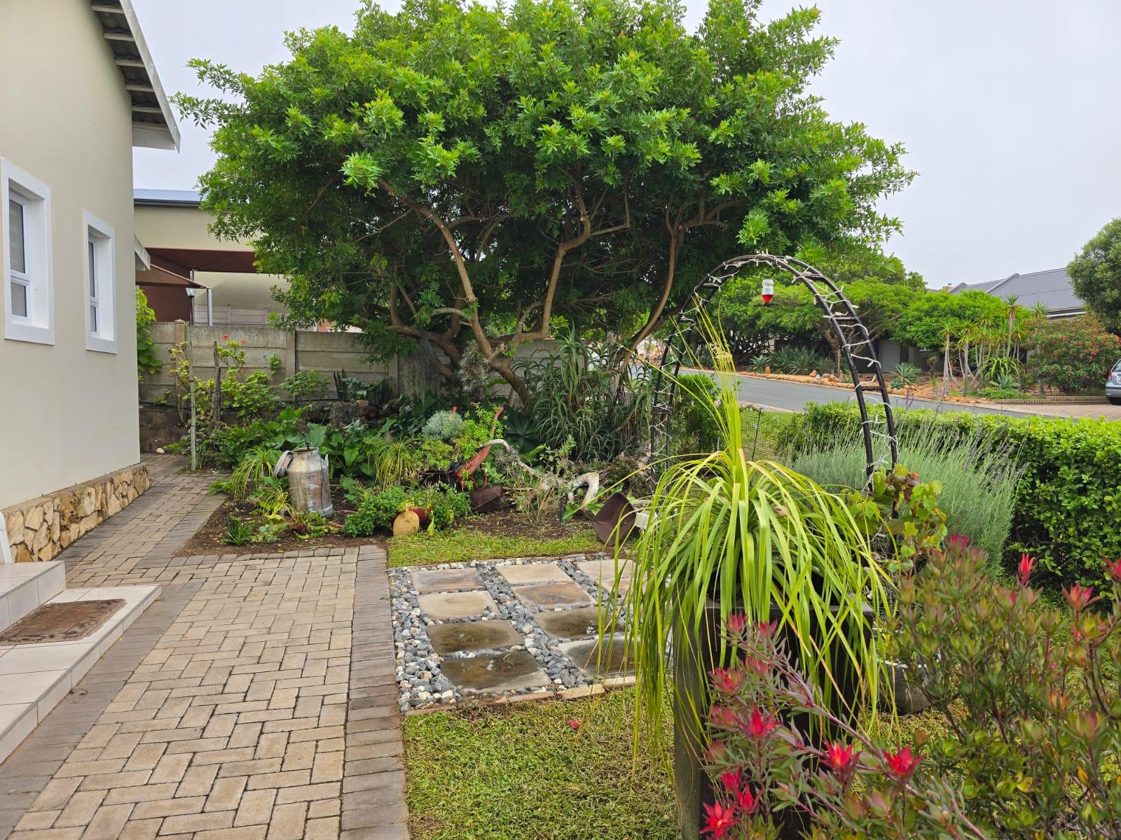 Image 2 of 6