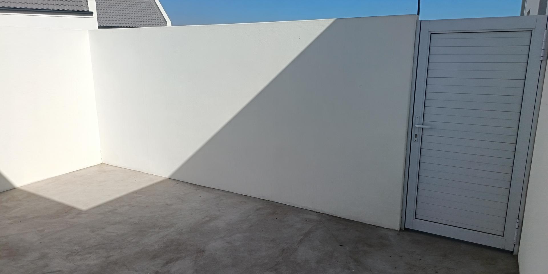 Image 2 of 6
