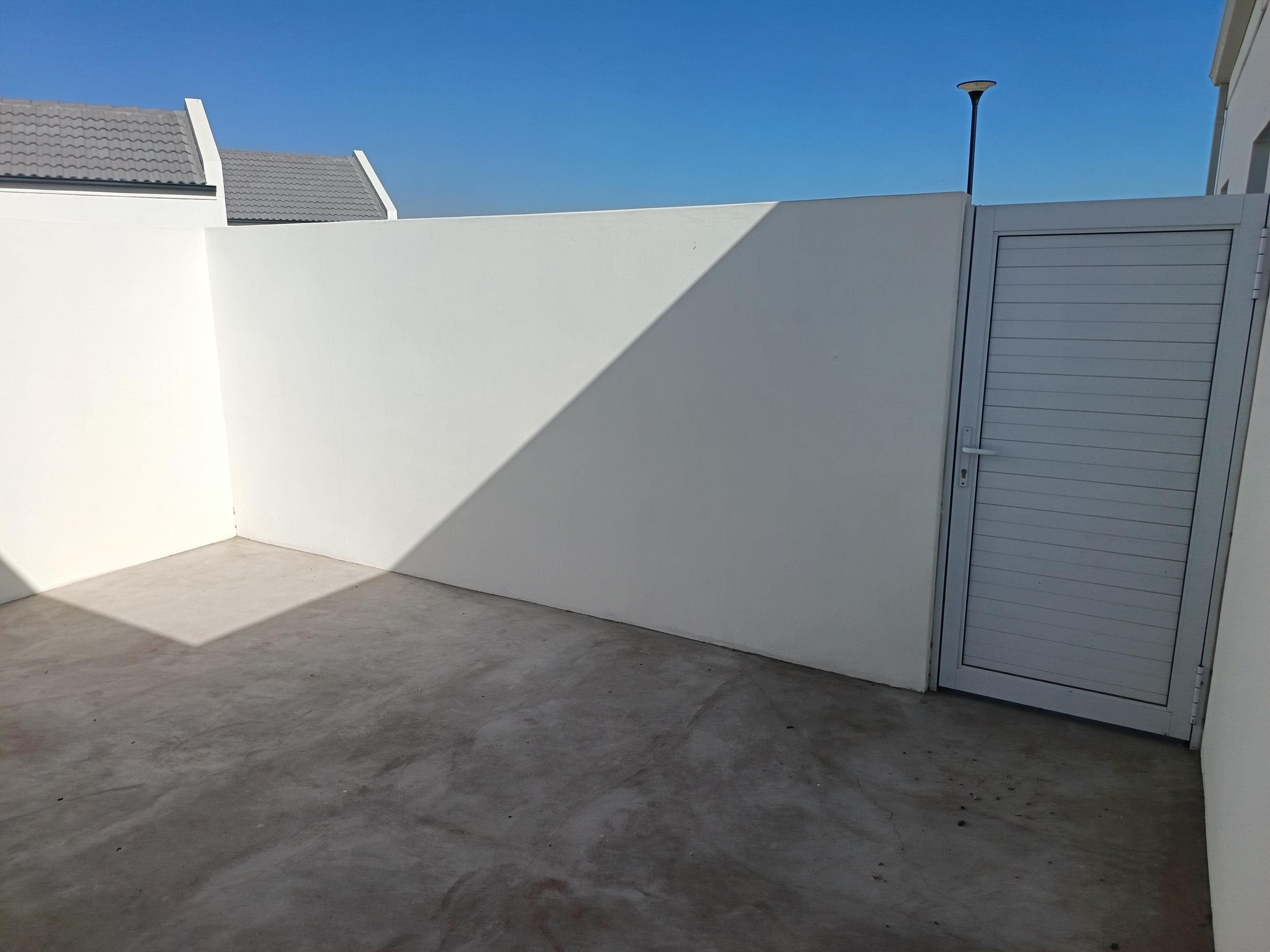 Image 2 of 6