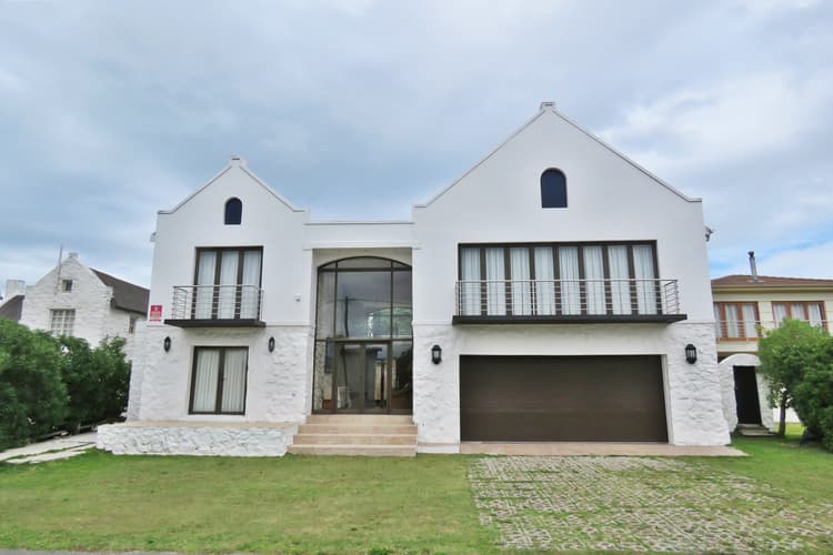 Main property image