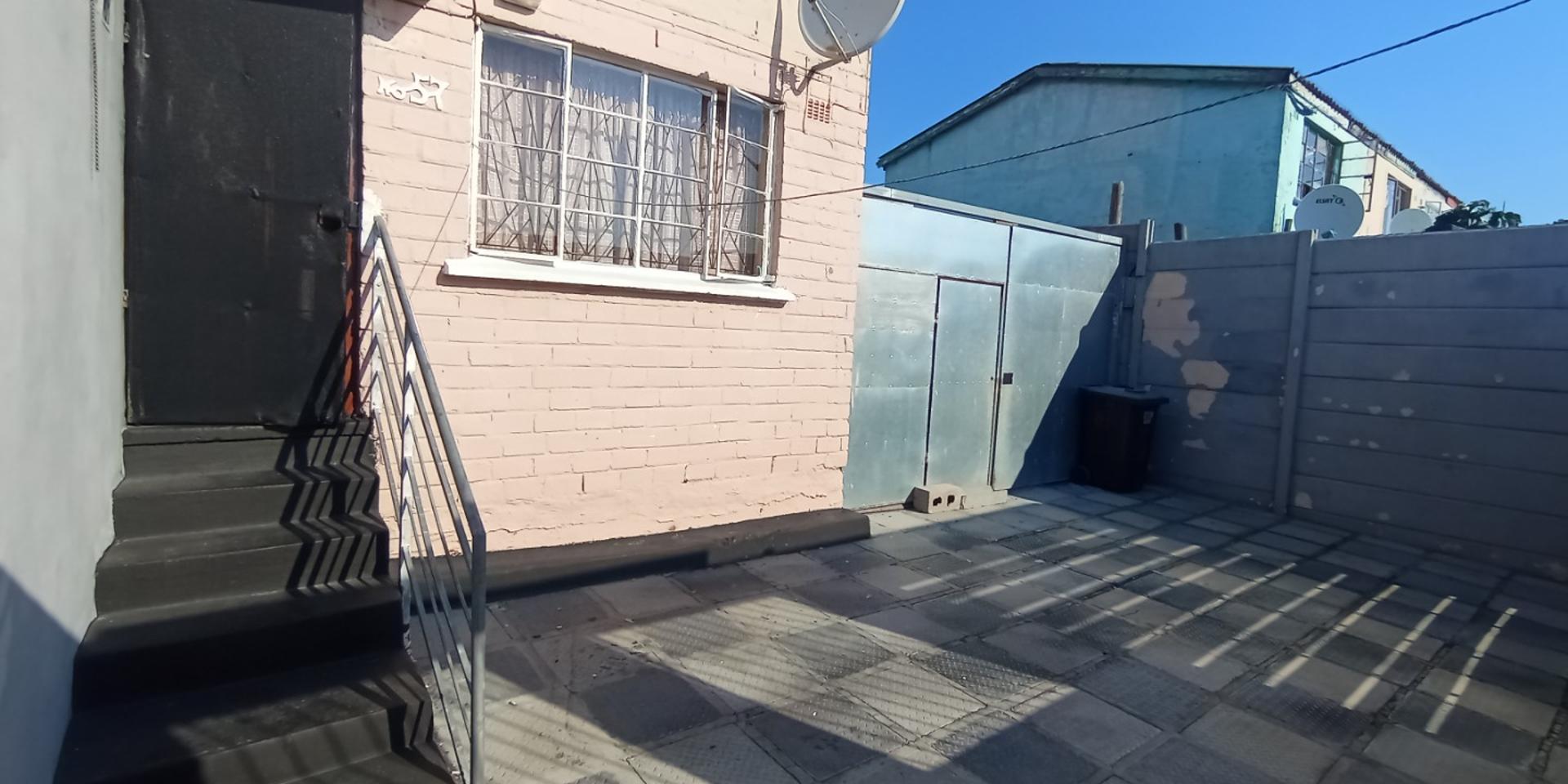 Image 4 of 6