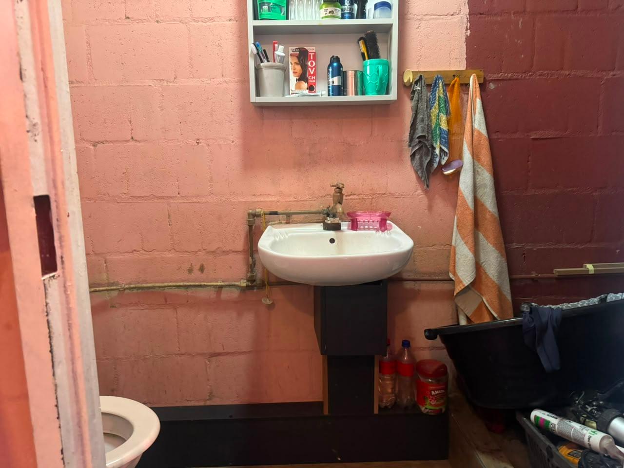 Image 2 of 6
