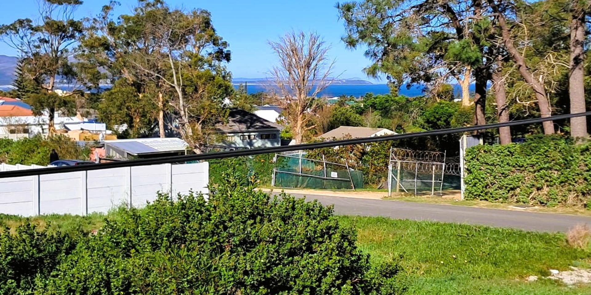 Image 2 of 6