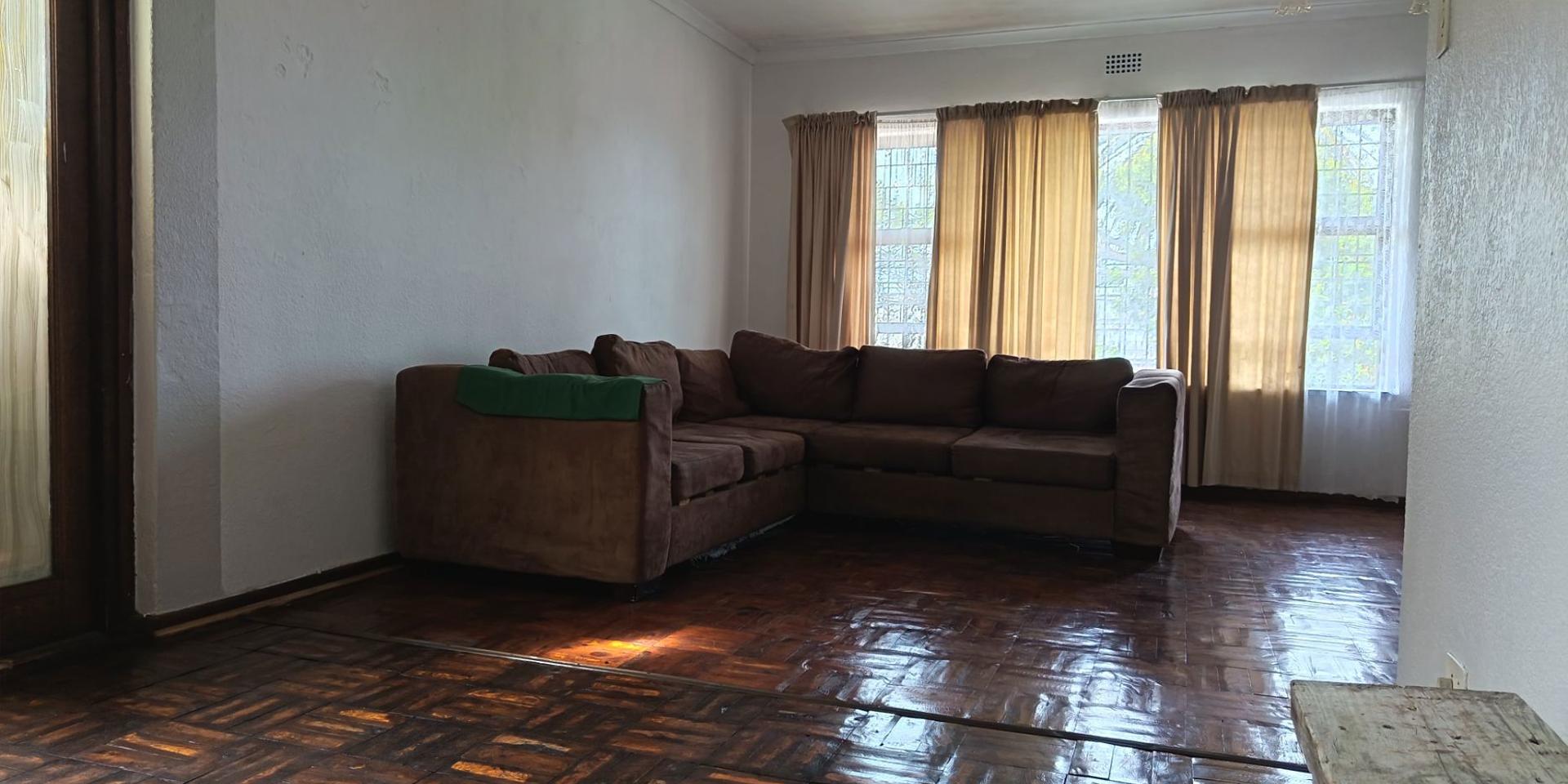 Image 4 of 6