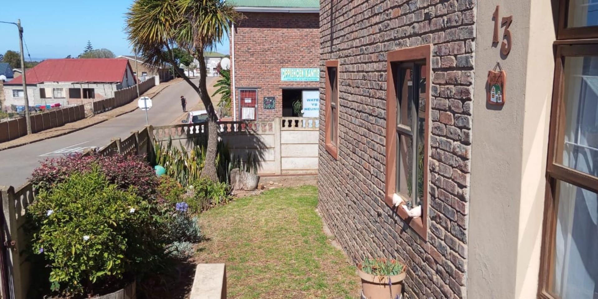 Image 4 of 6