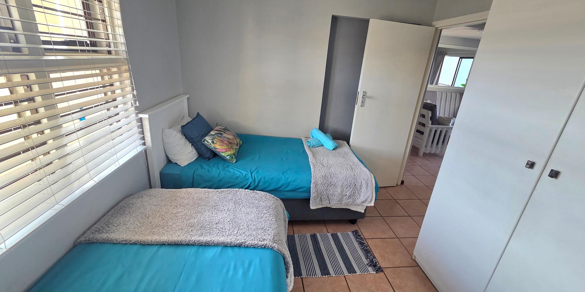 Image 4 of 6