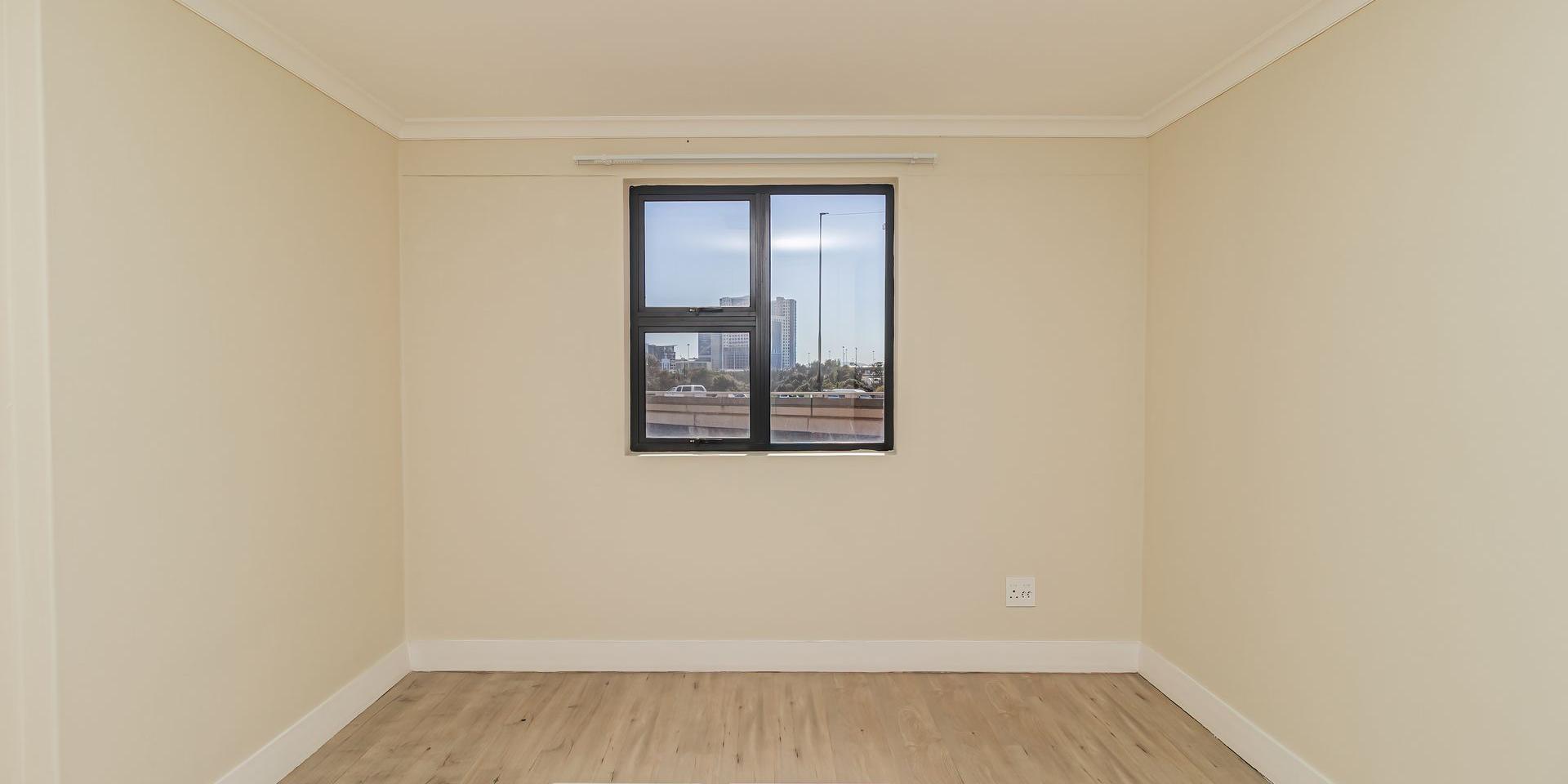Image 3 of 6