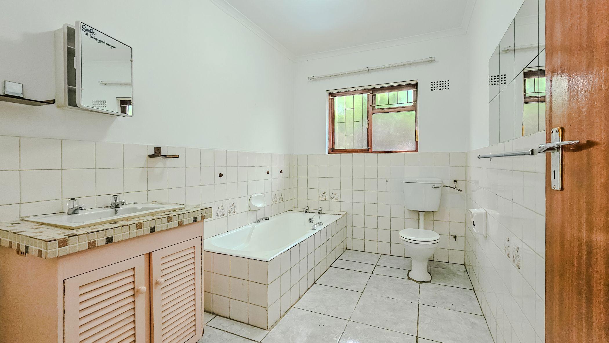 Image 4 of 6
