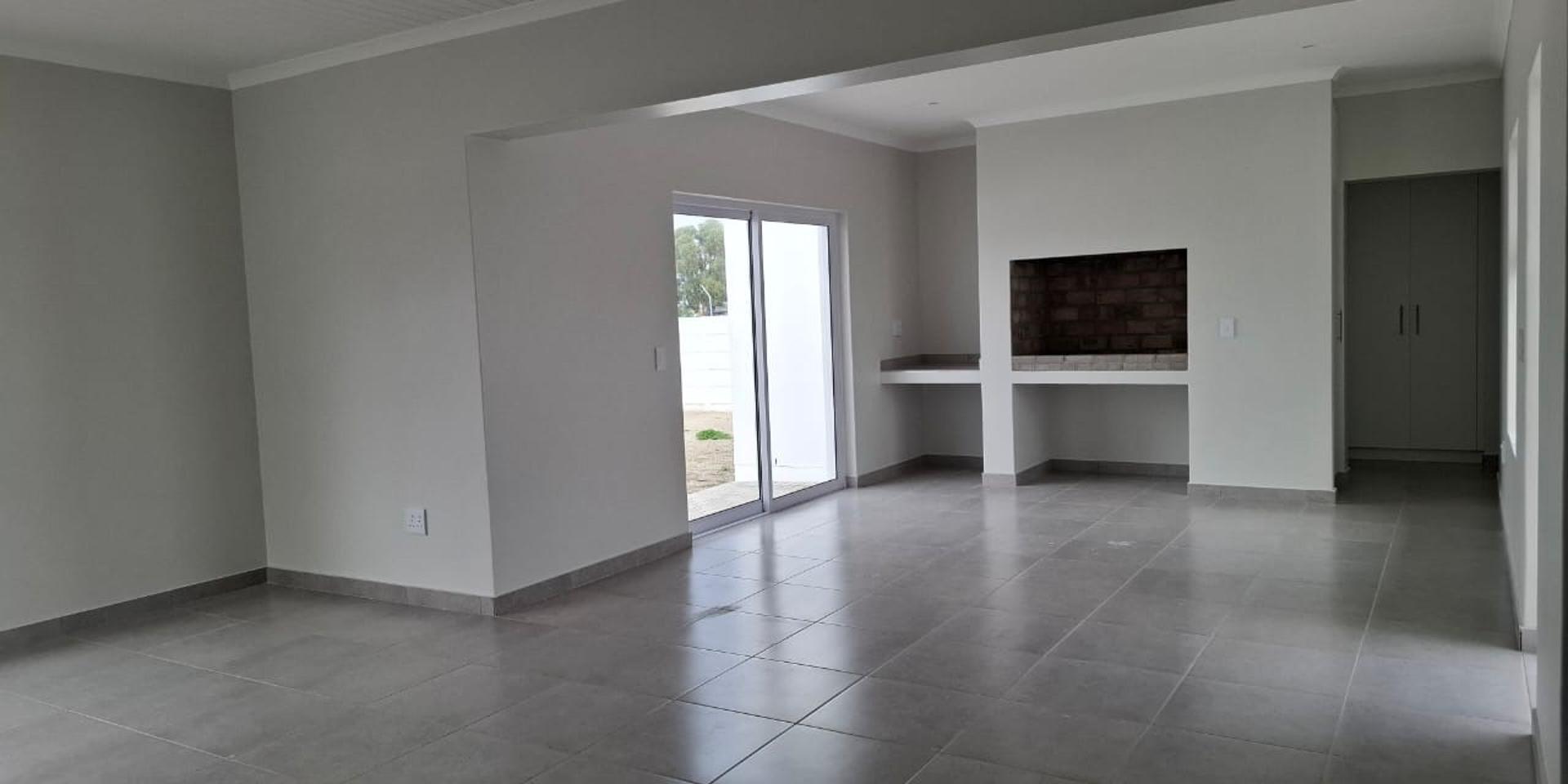 Image 4 of 6