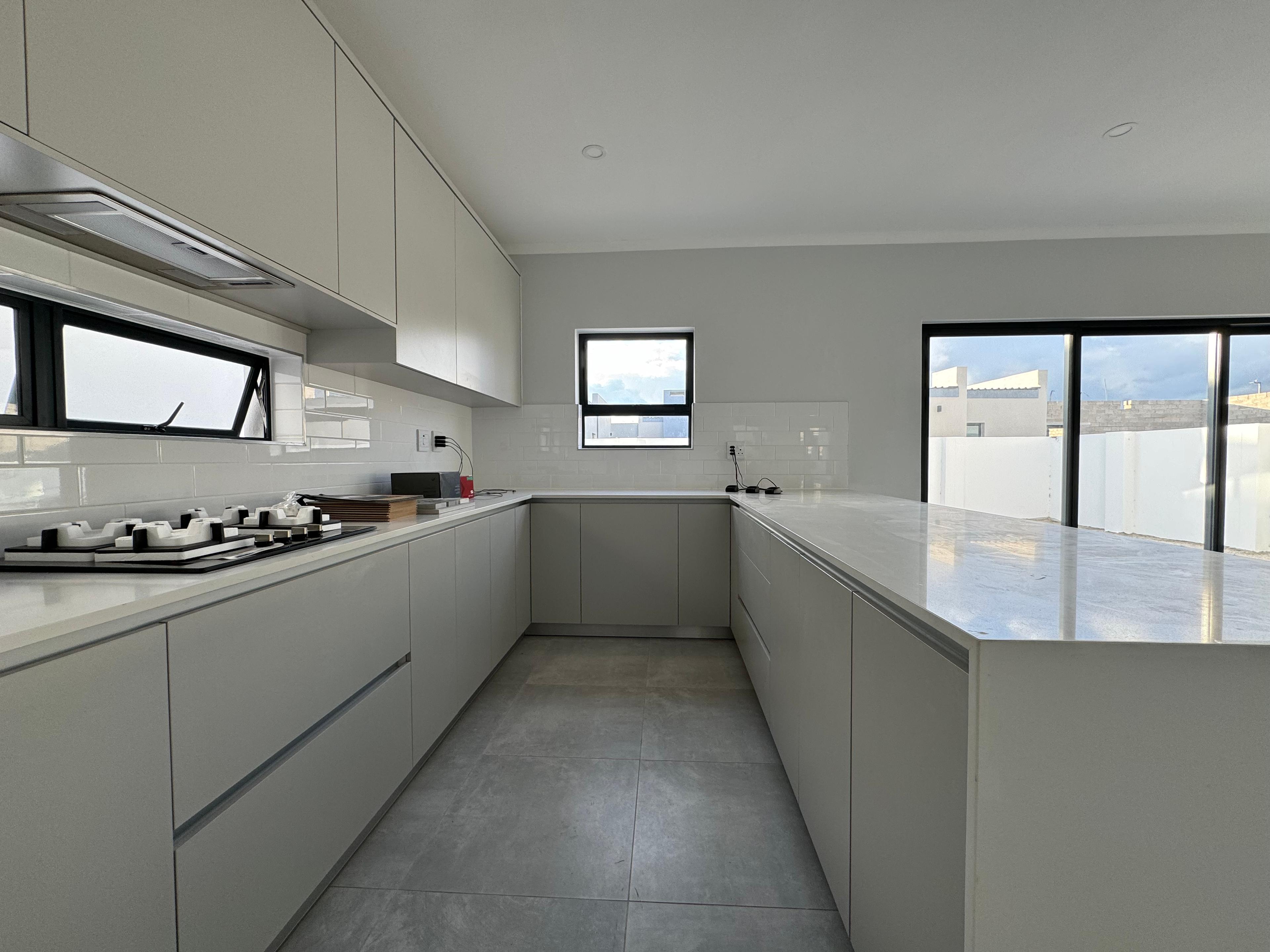 Image 3 of 6