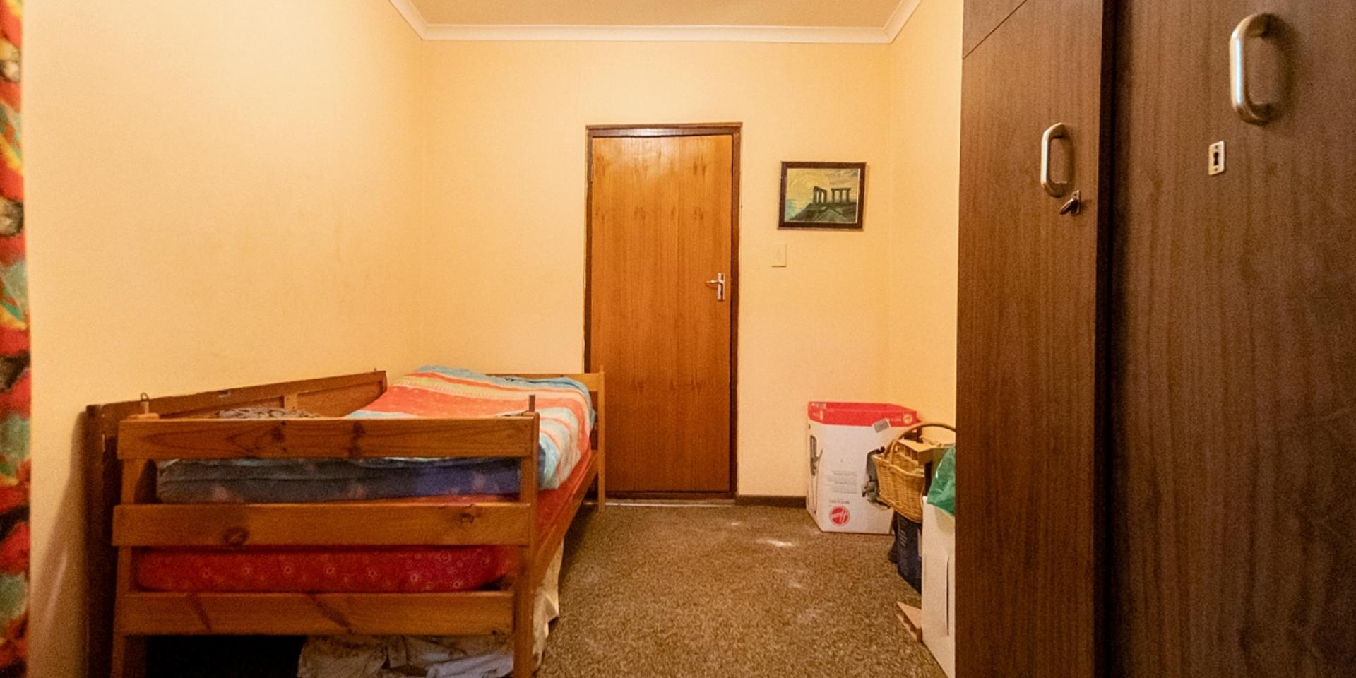 Image 3 of 6