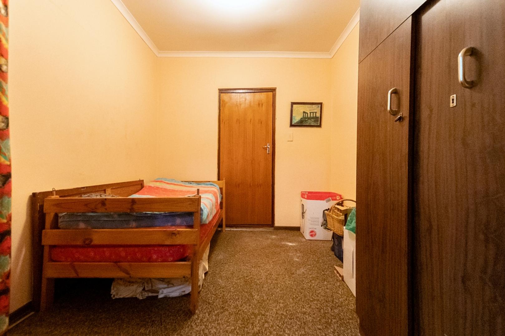 Image 3 of 6