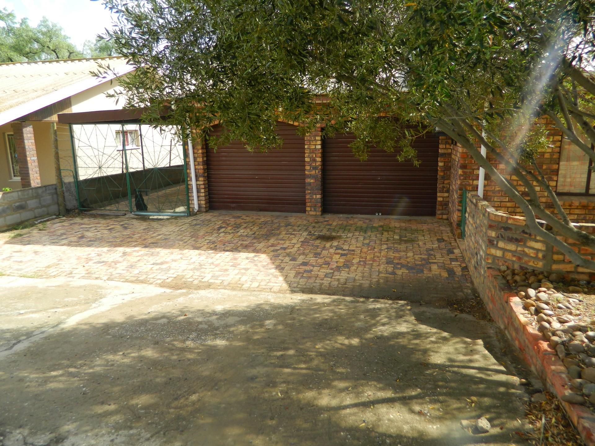 Image 2 of 6