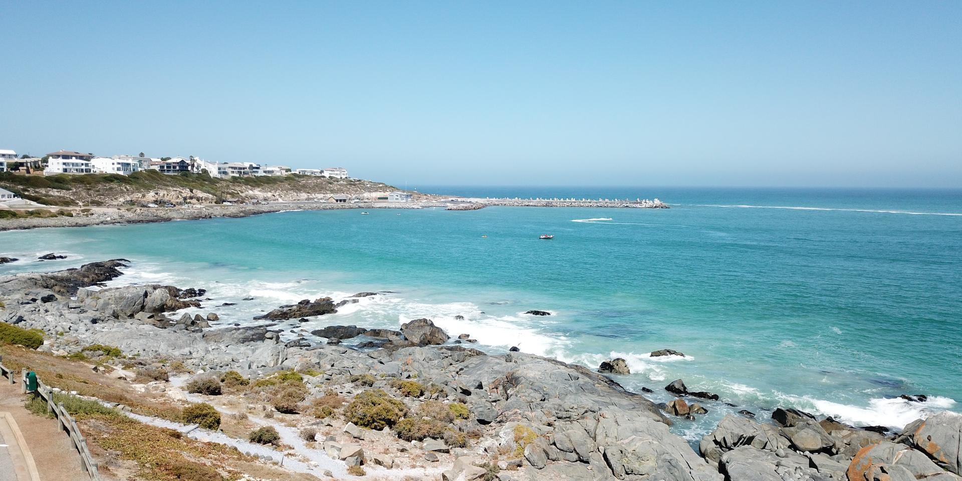 Image 3 of 6