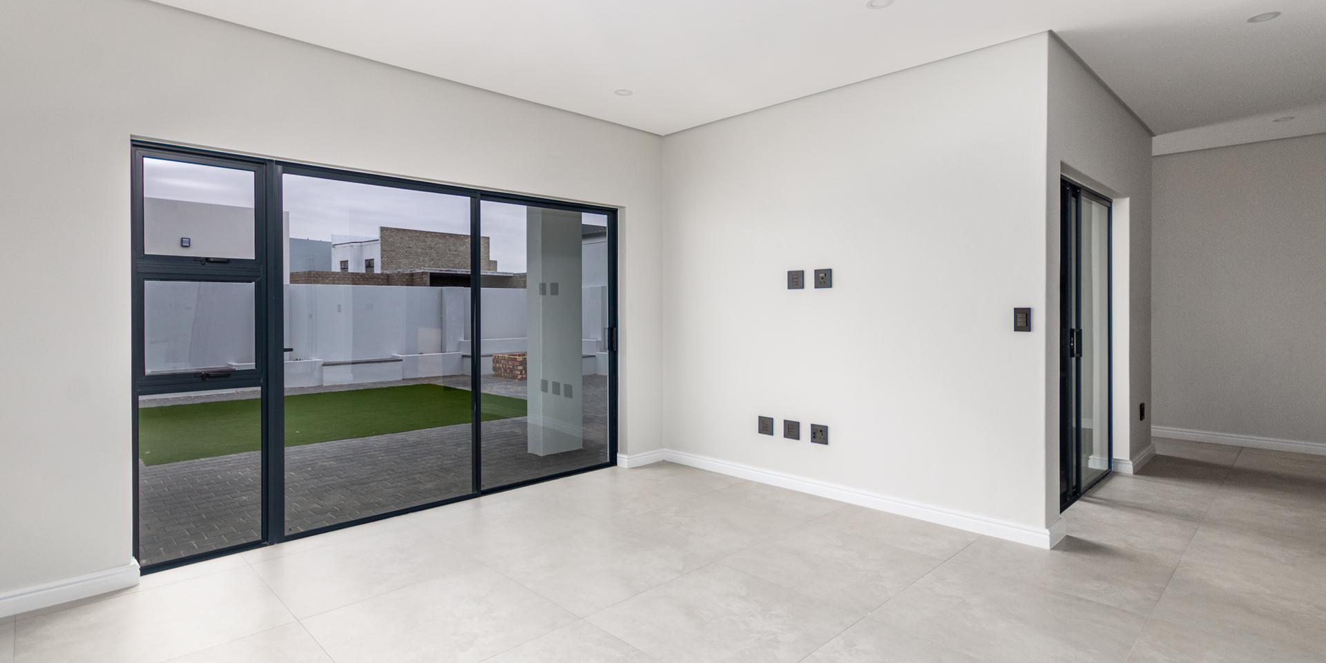 Image 2 of 6