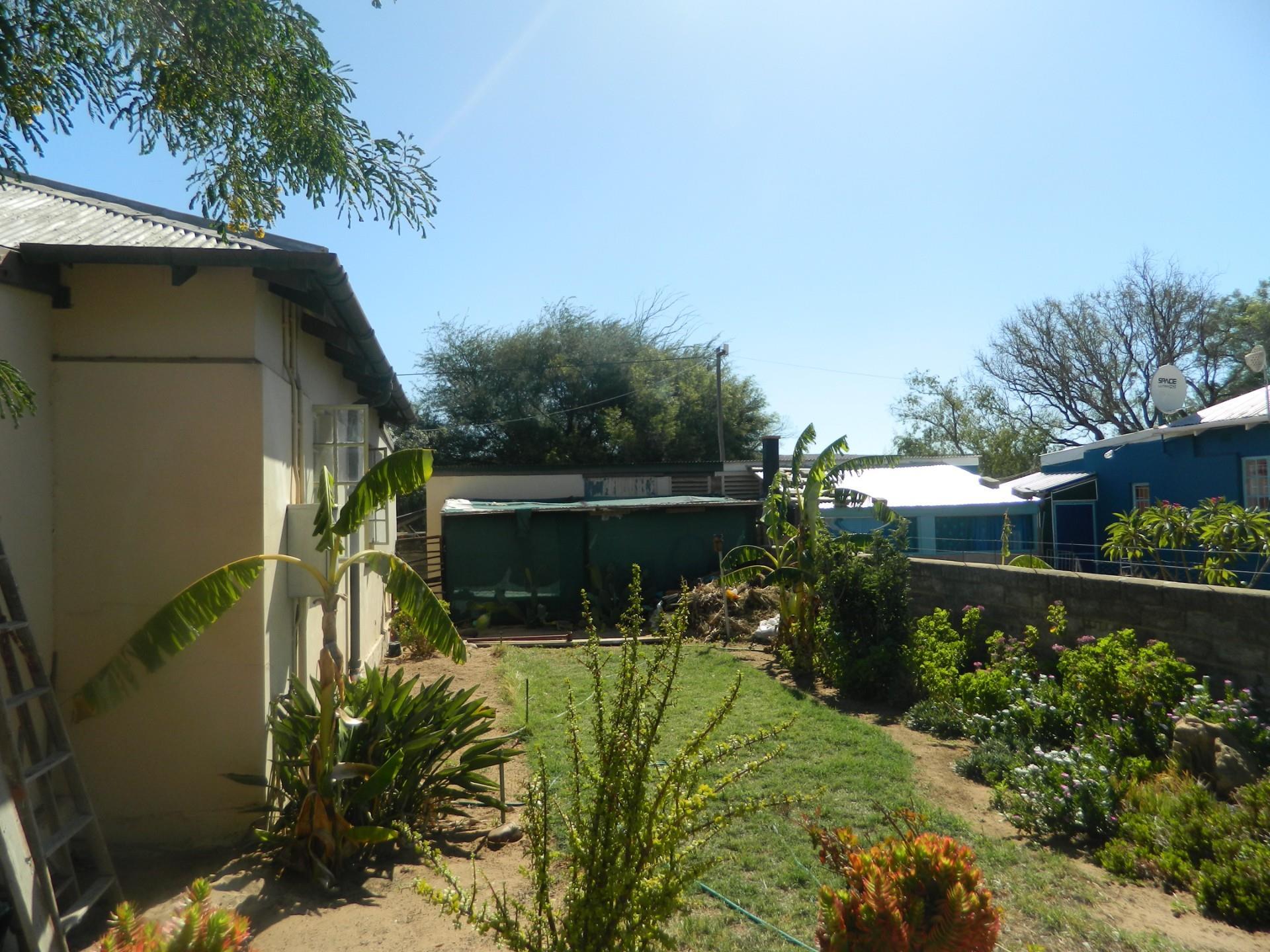 Image 2 of 6