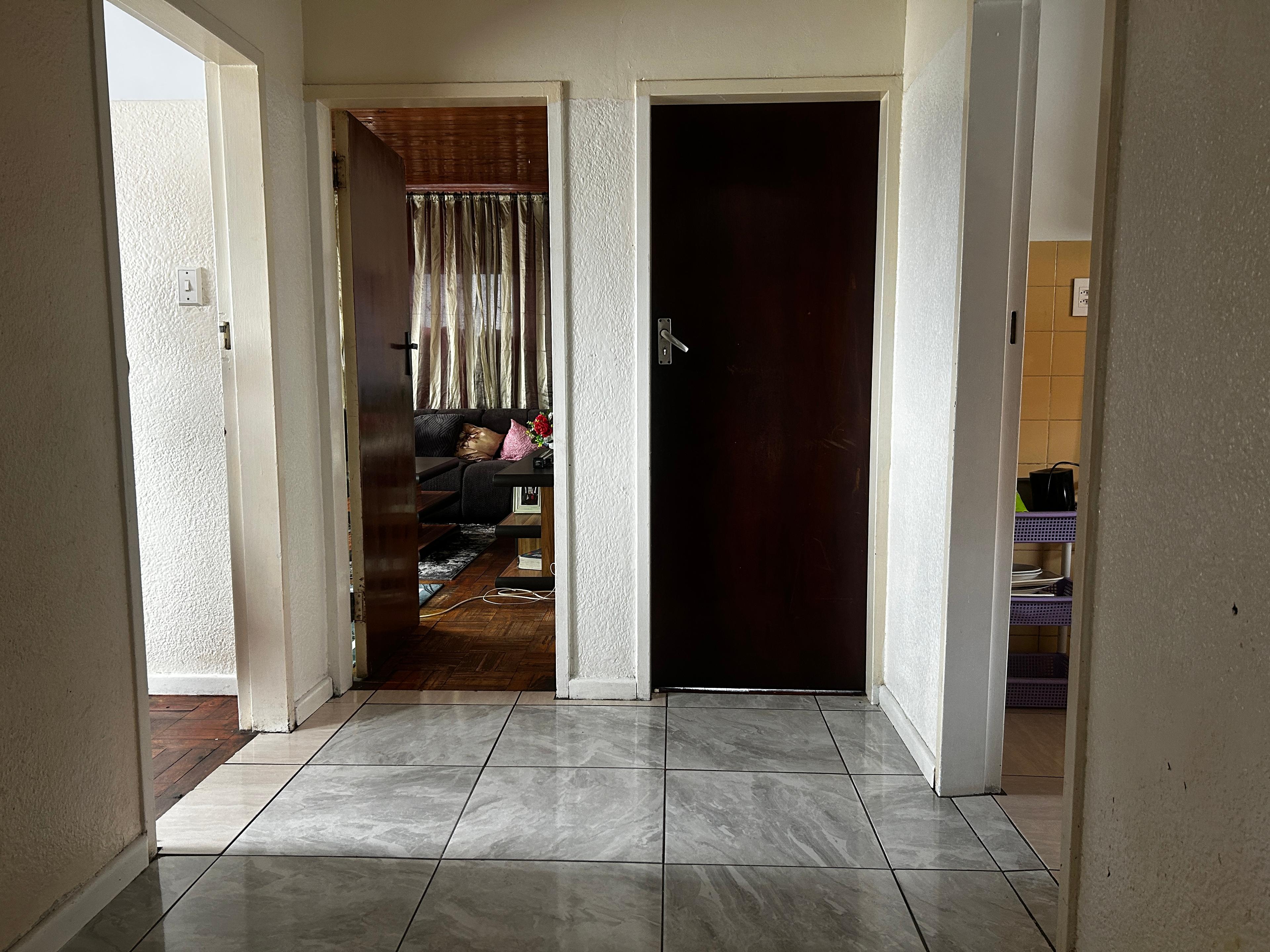 Image 4 of 6
