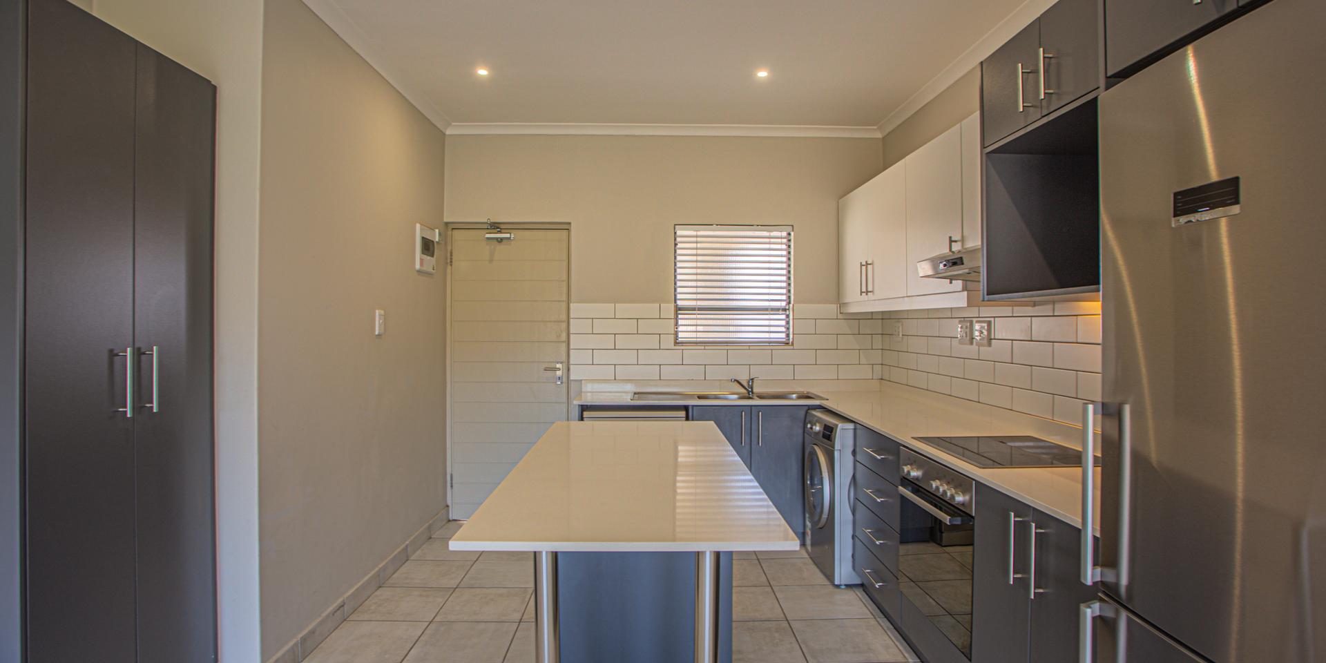 Image 2 of 6