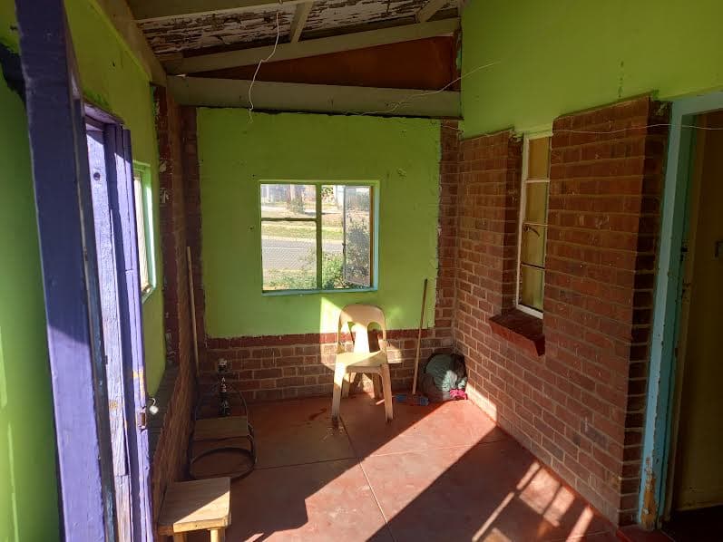 Image 1 of 6