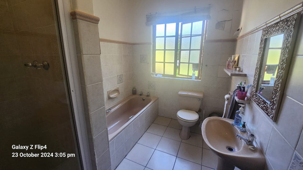 Image 4 of 6