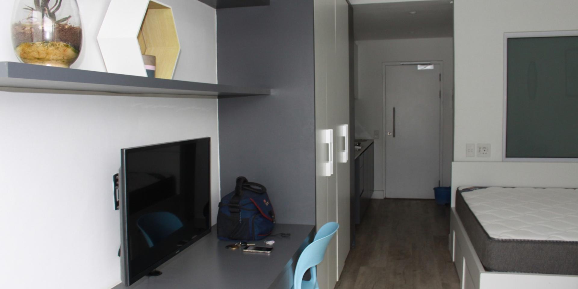Image 3 of 6