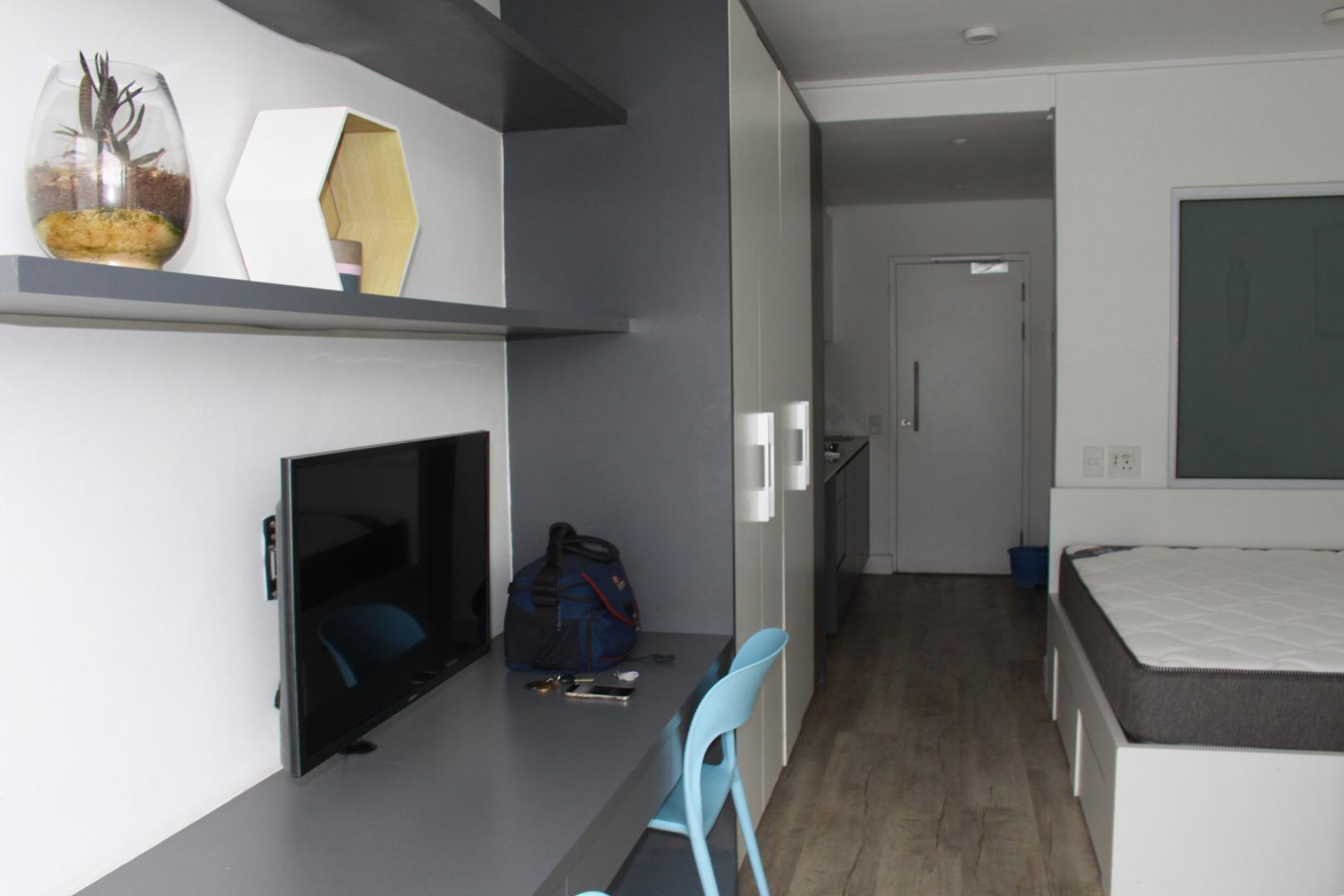 Image 3 of 6