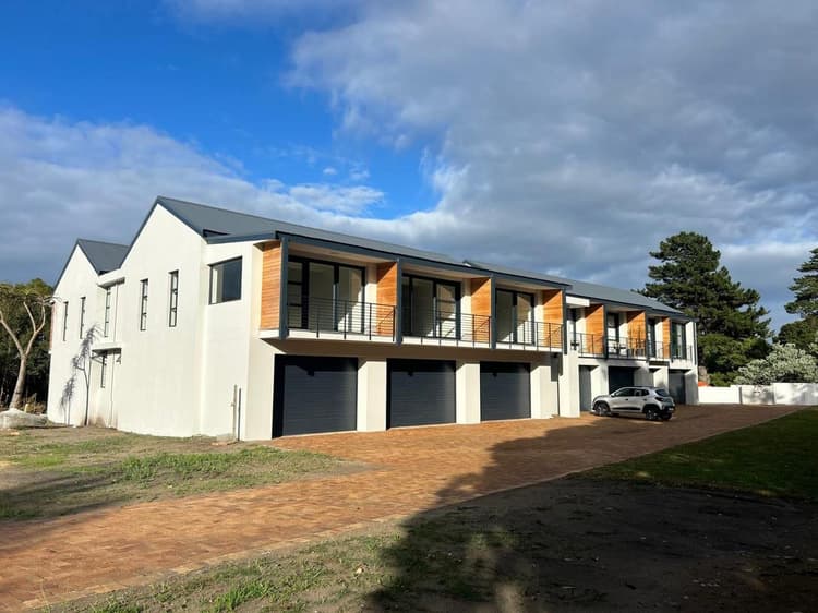 Main property image