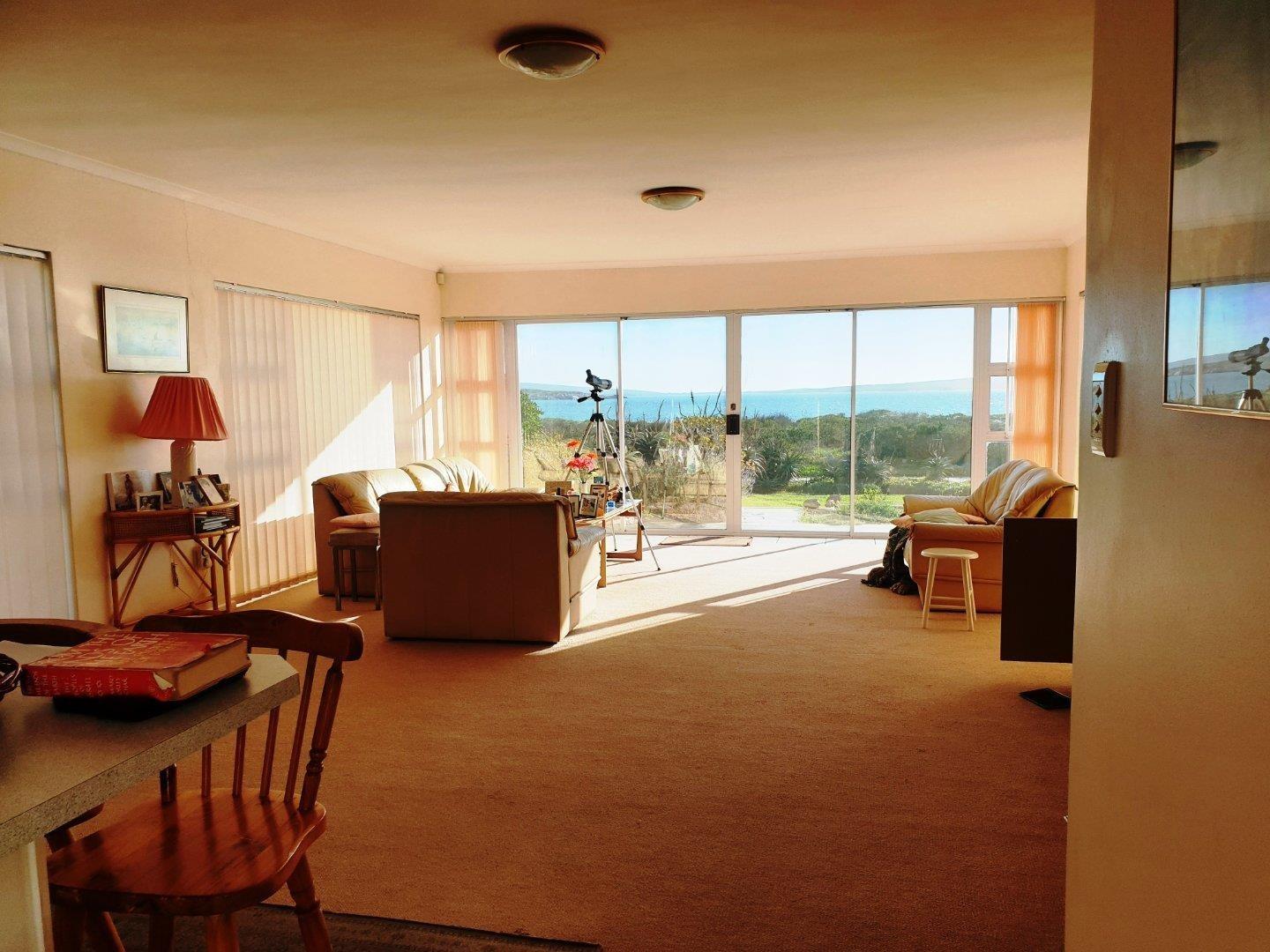 Image 4 of 6