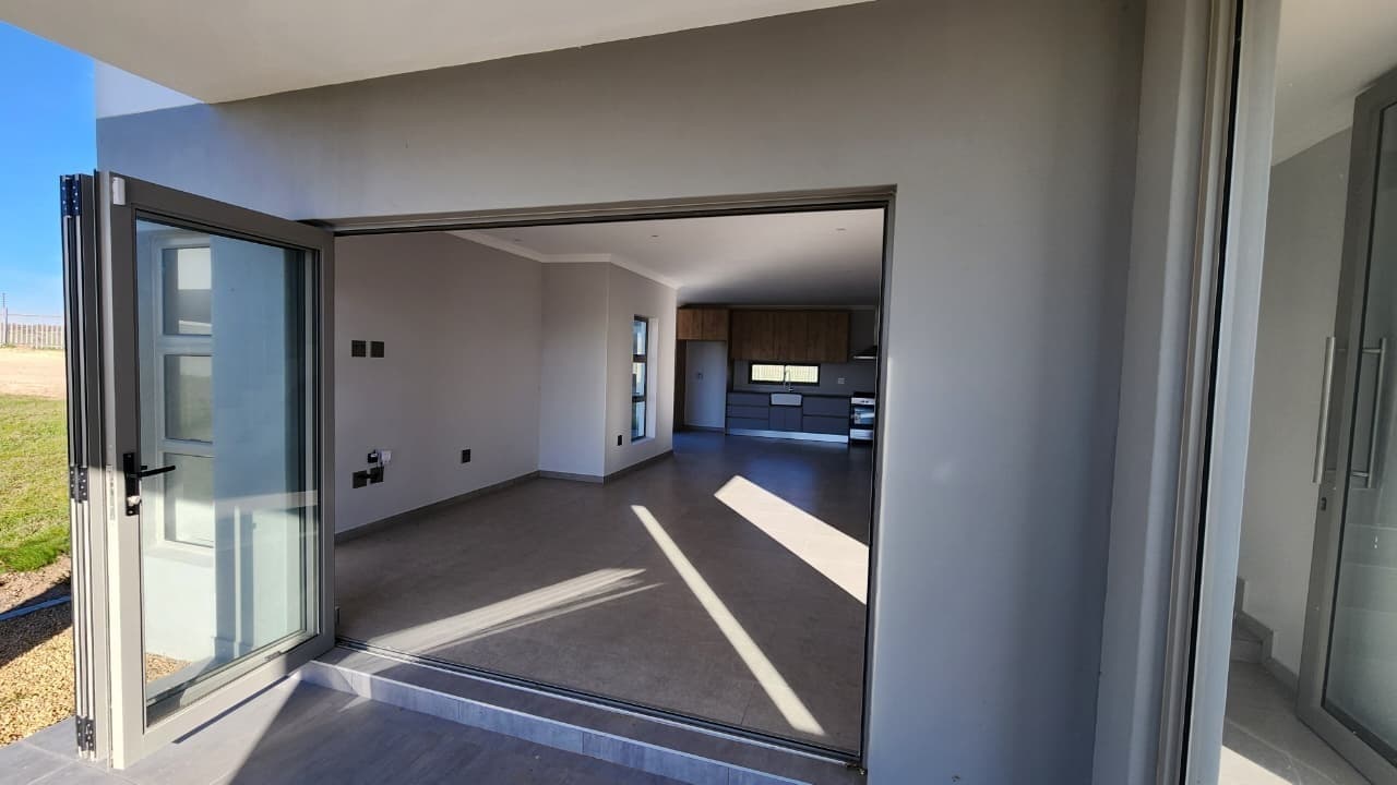 Image 5 of 6