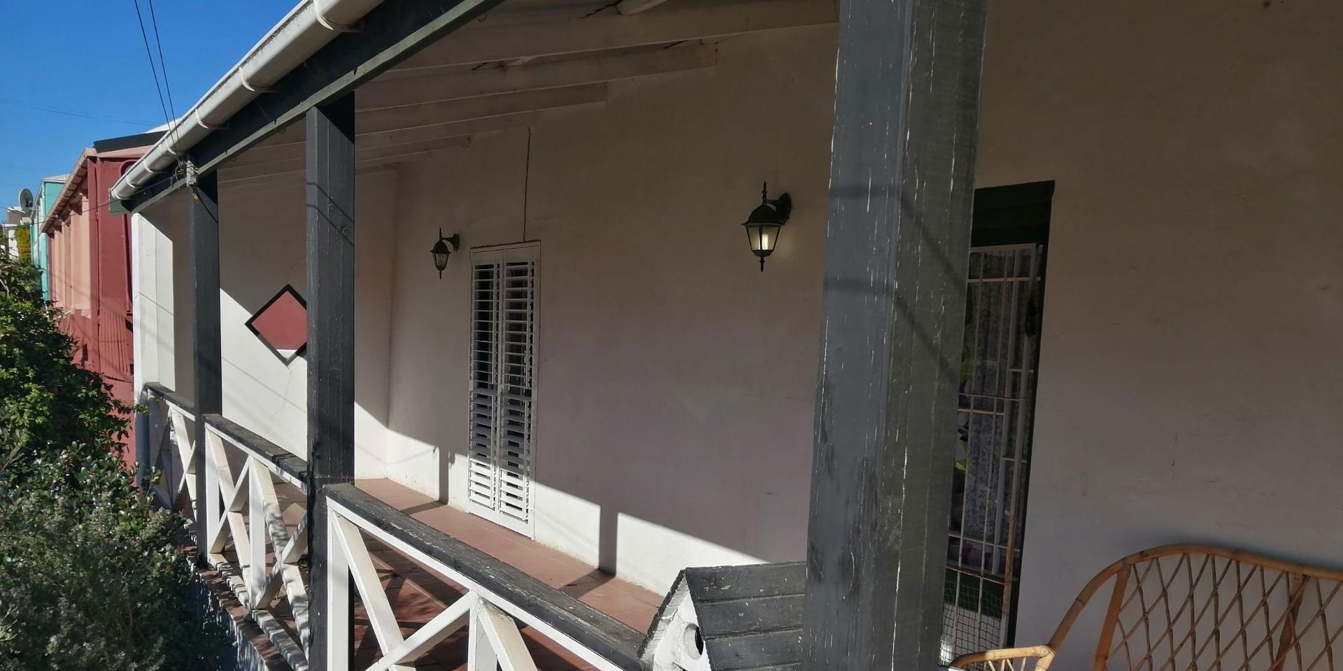 Image 4 of 6